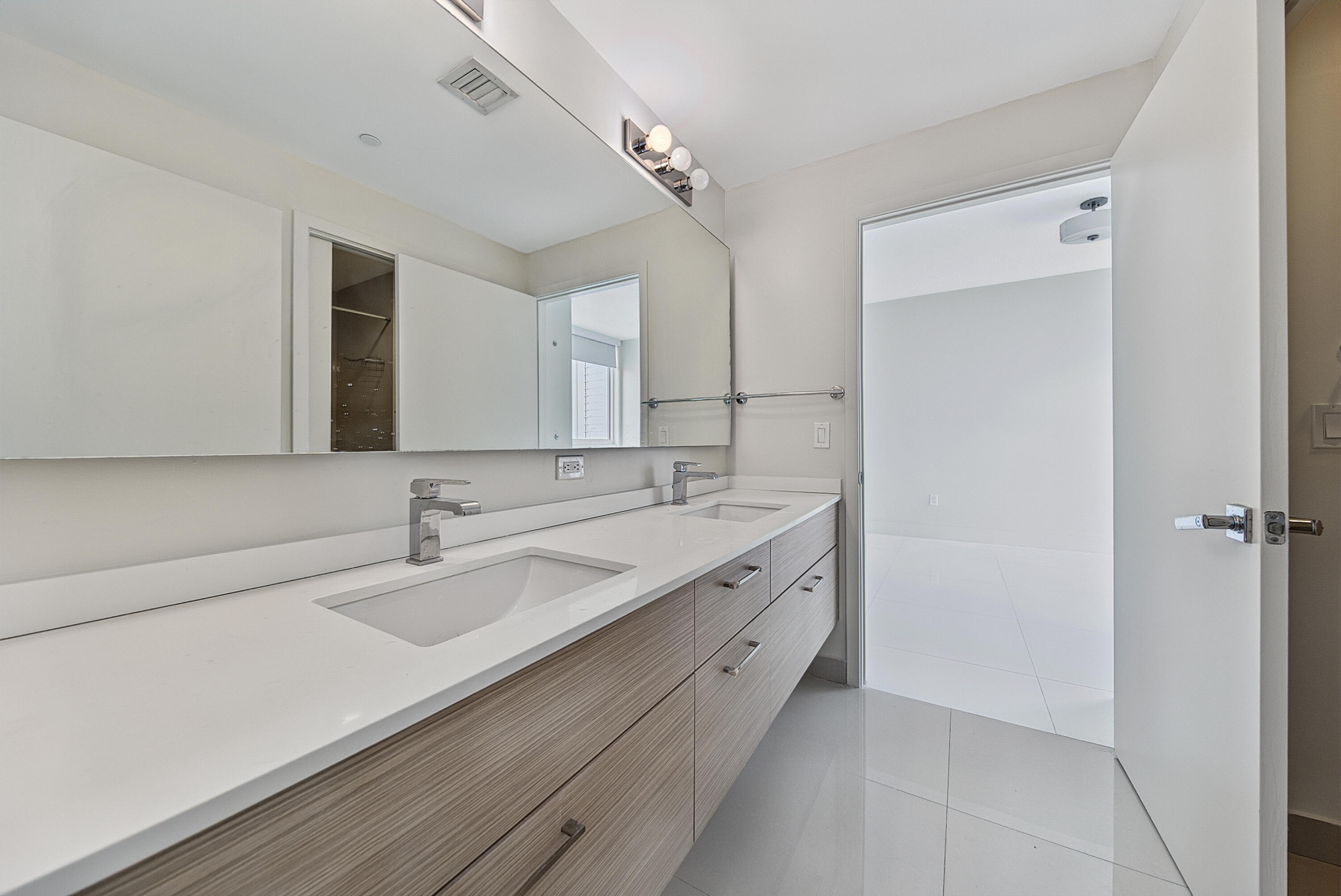 600 NE 27th #1605, Miami FL 33137
