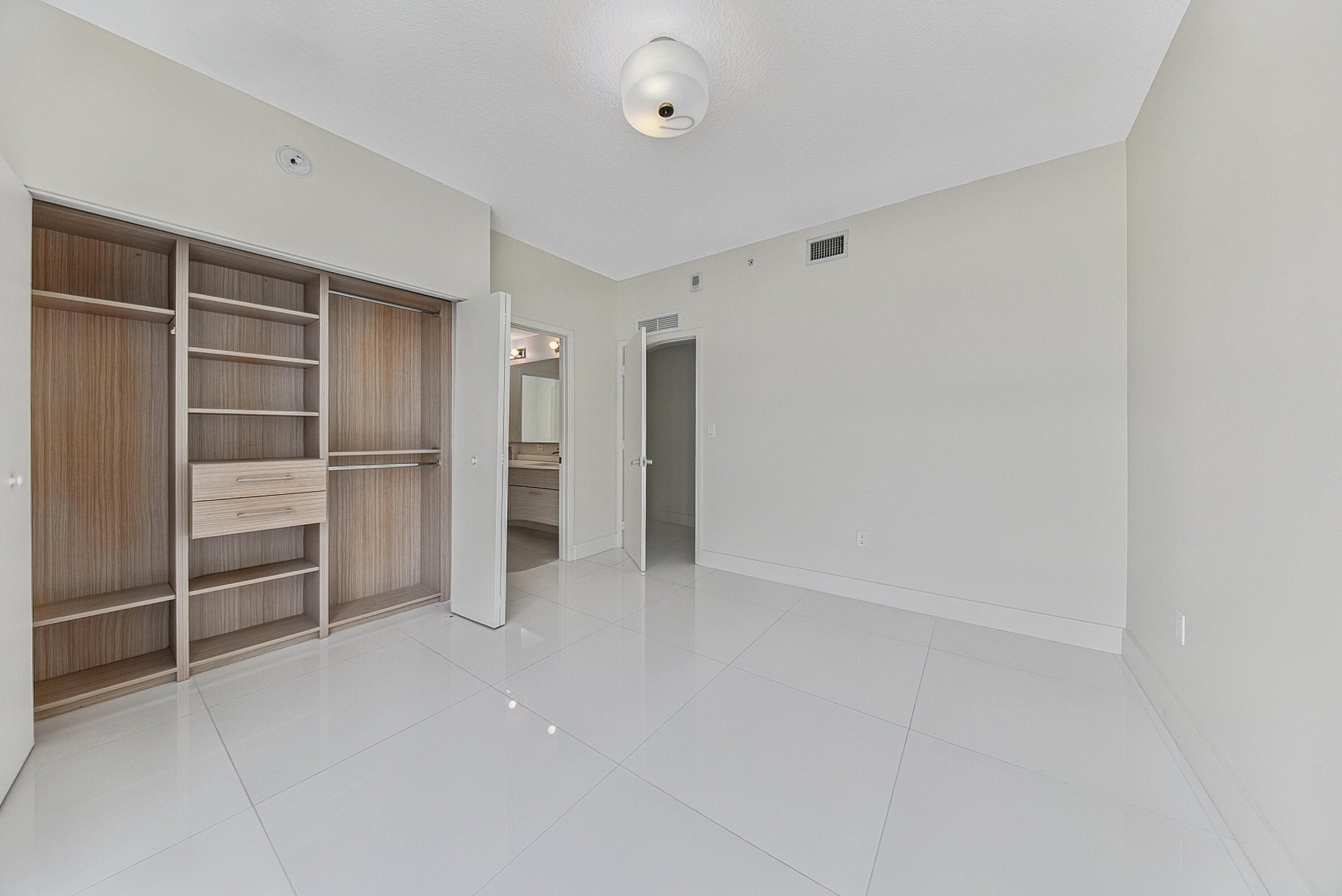 600 NE 27th #1605, Miami FL 33137
