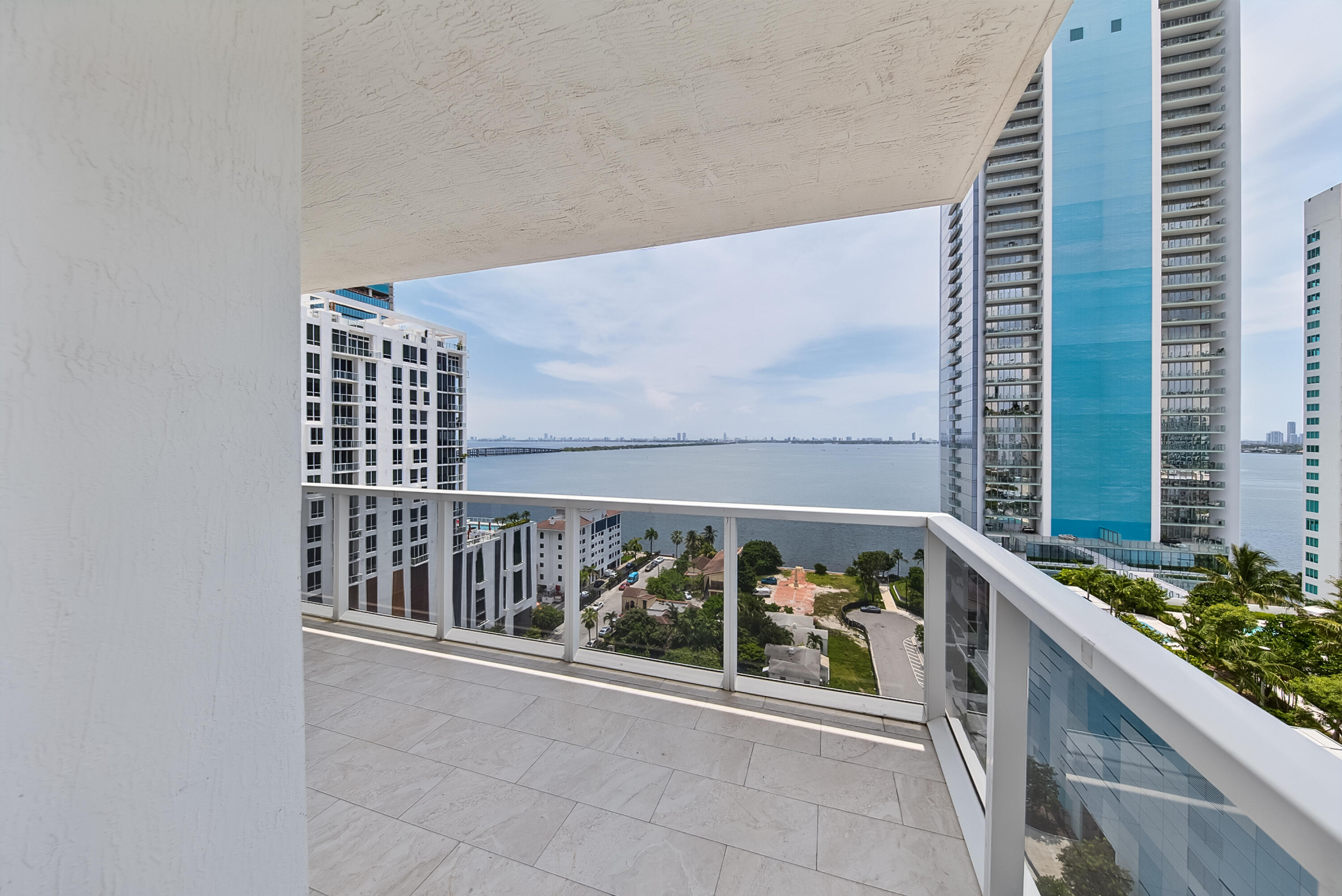 600 NE 27th #1605, Miami FL 33137