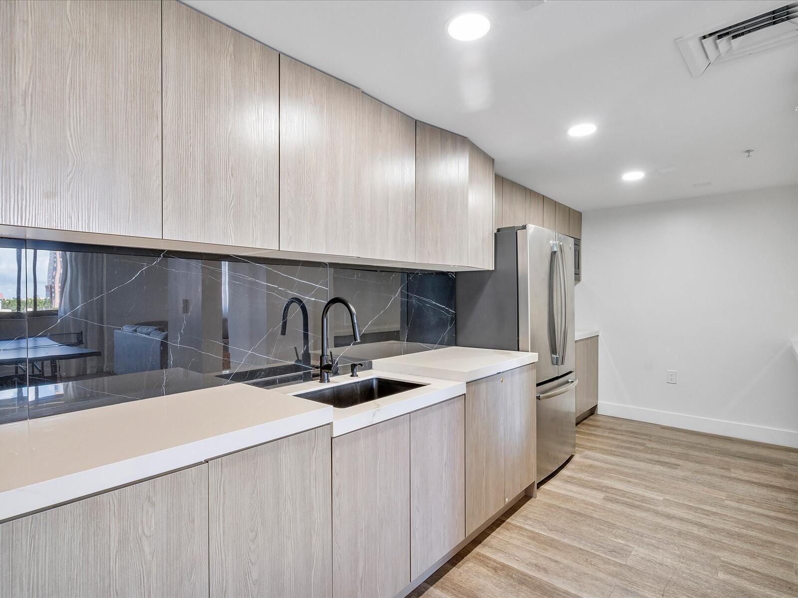100 N Federal #736, Fort Lauderdale FL 33301