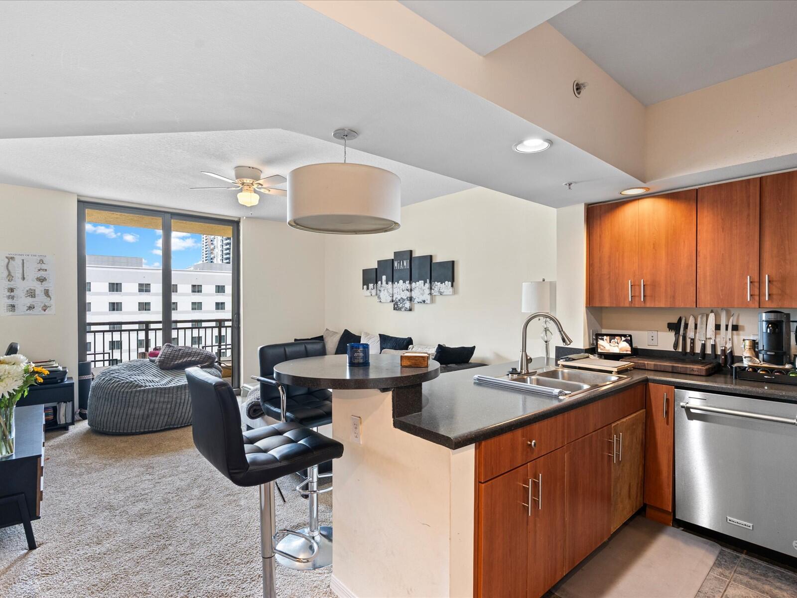 100 N Federal #736, Fort Lauderdale FL 33301