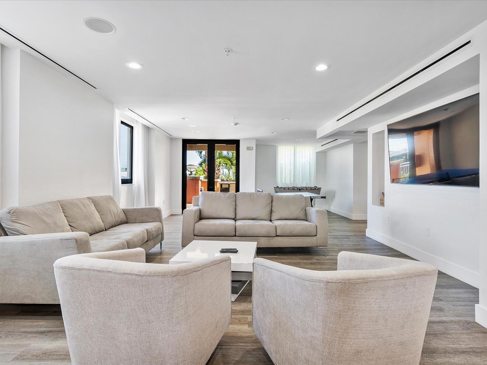 100 N Federal #736, Fort Lauderdale FL 33301