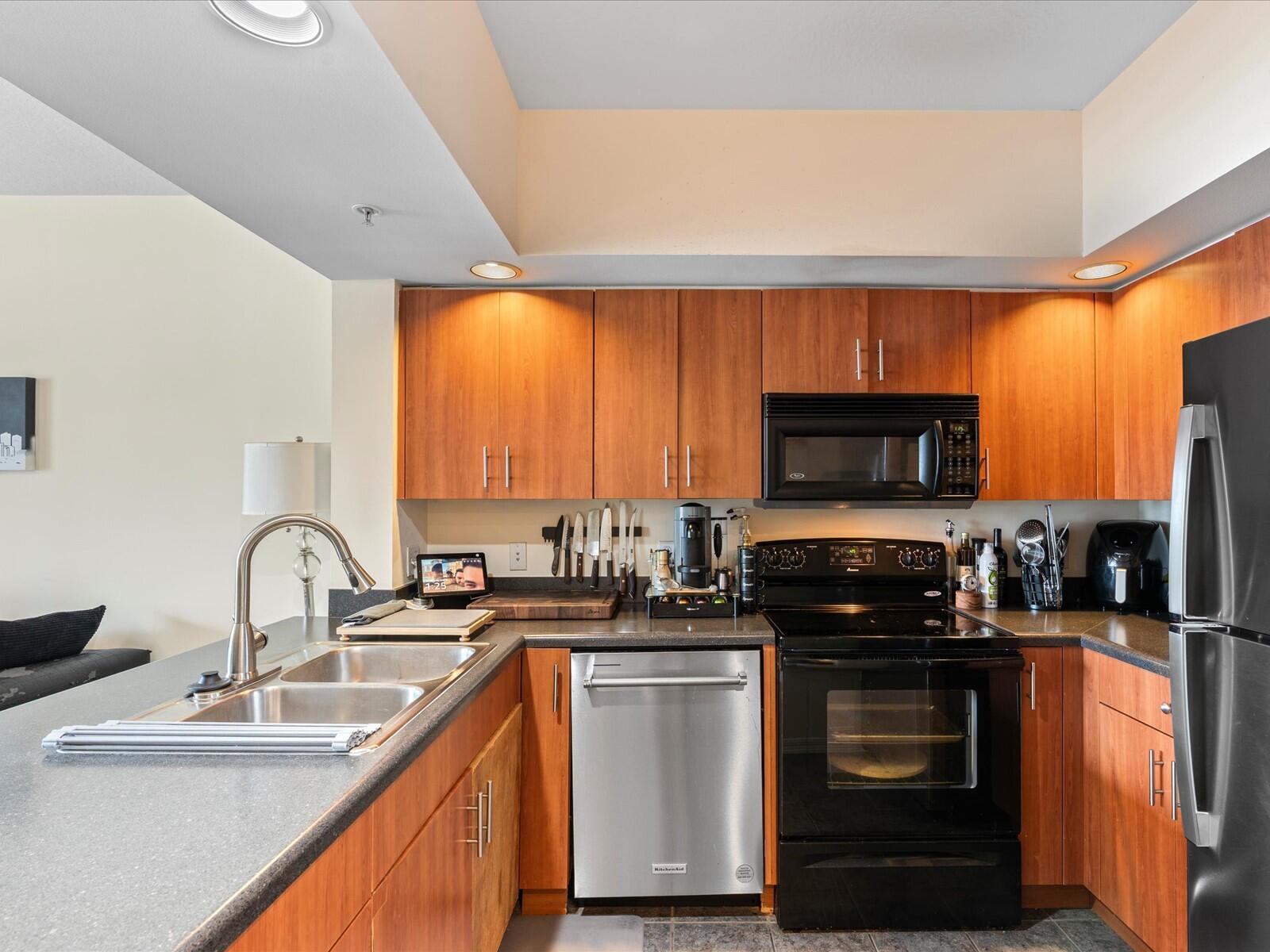 100 N Federal #736, Fort Lauderdale FL 33301