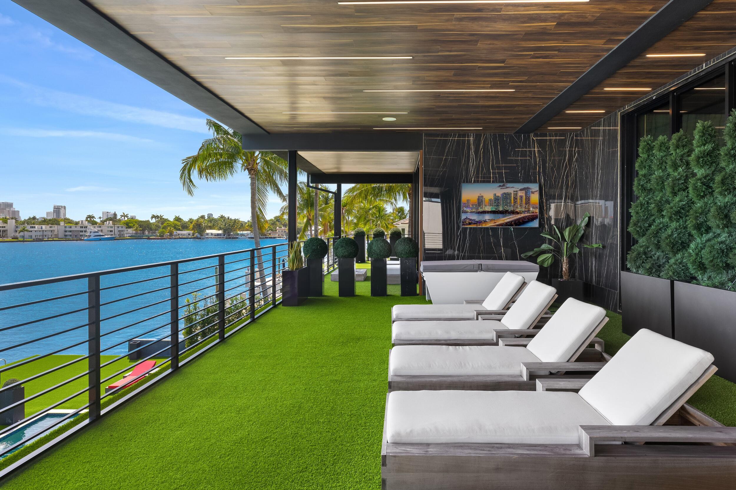 733 Middle River, Fort Lauderdale FL 33304