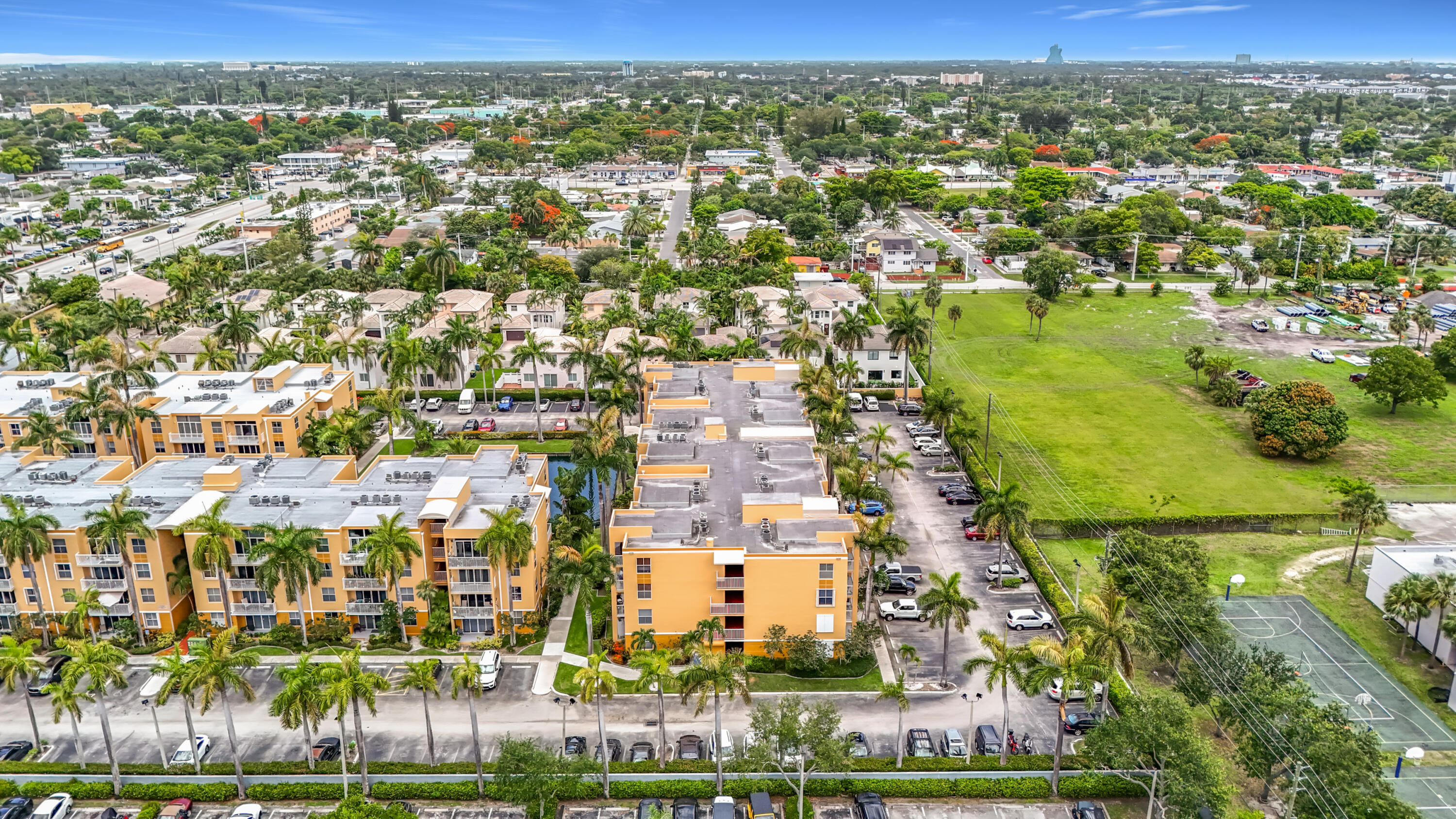1341 SE 3rd #210, Dania Beach FL 33004