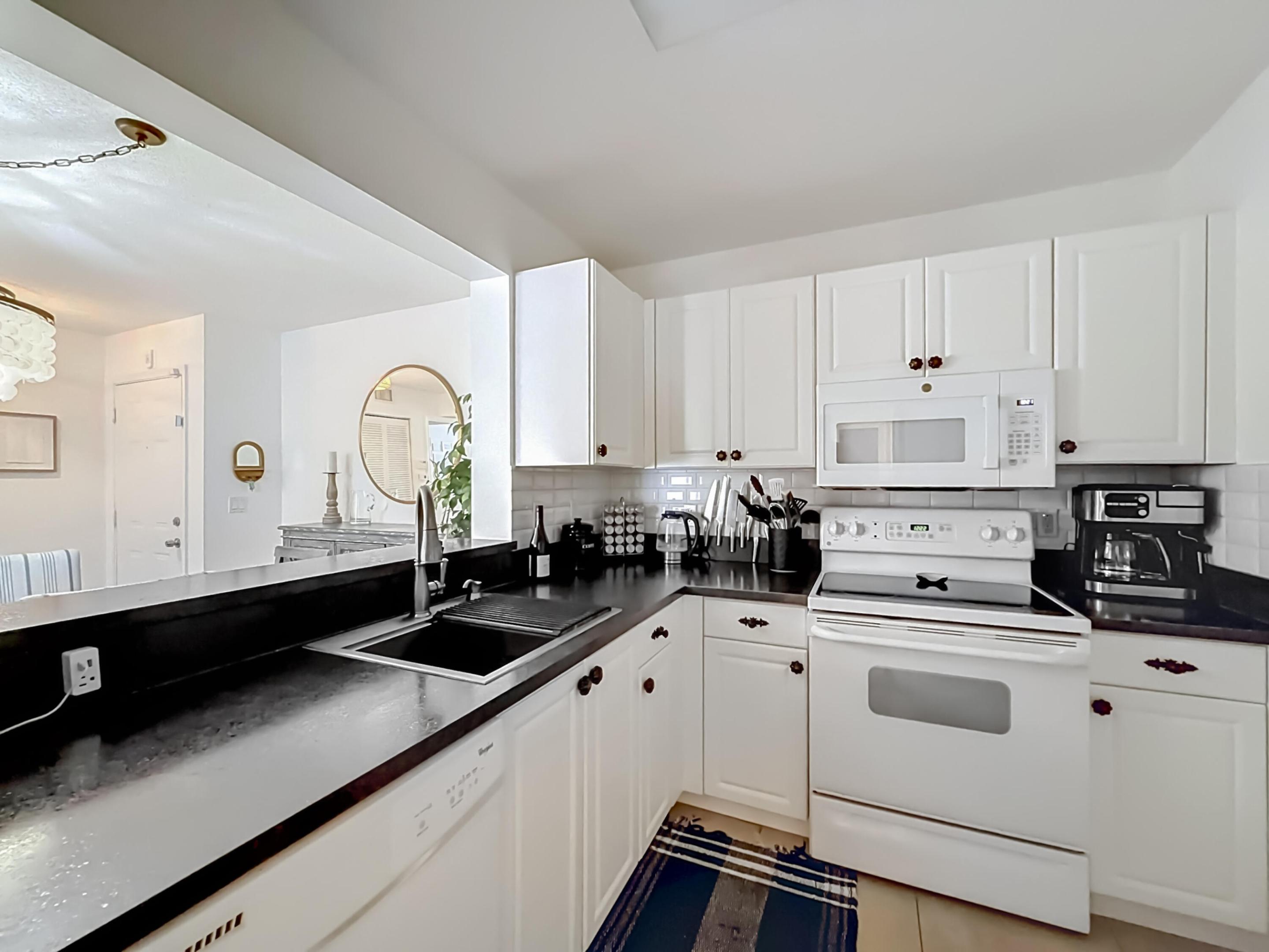 1341 SE 3rd #210, Dania Beach FL 33004