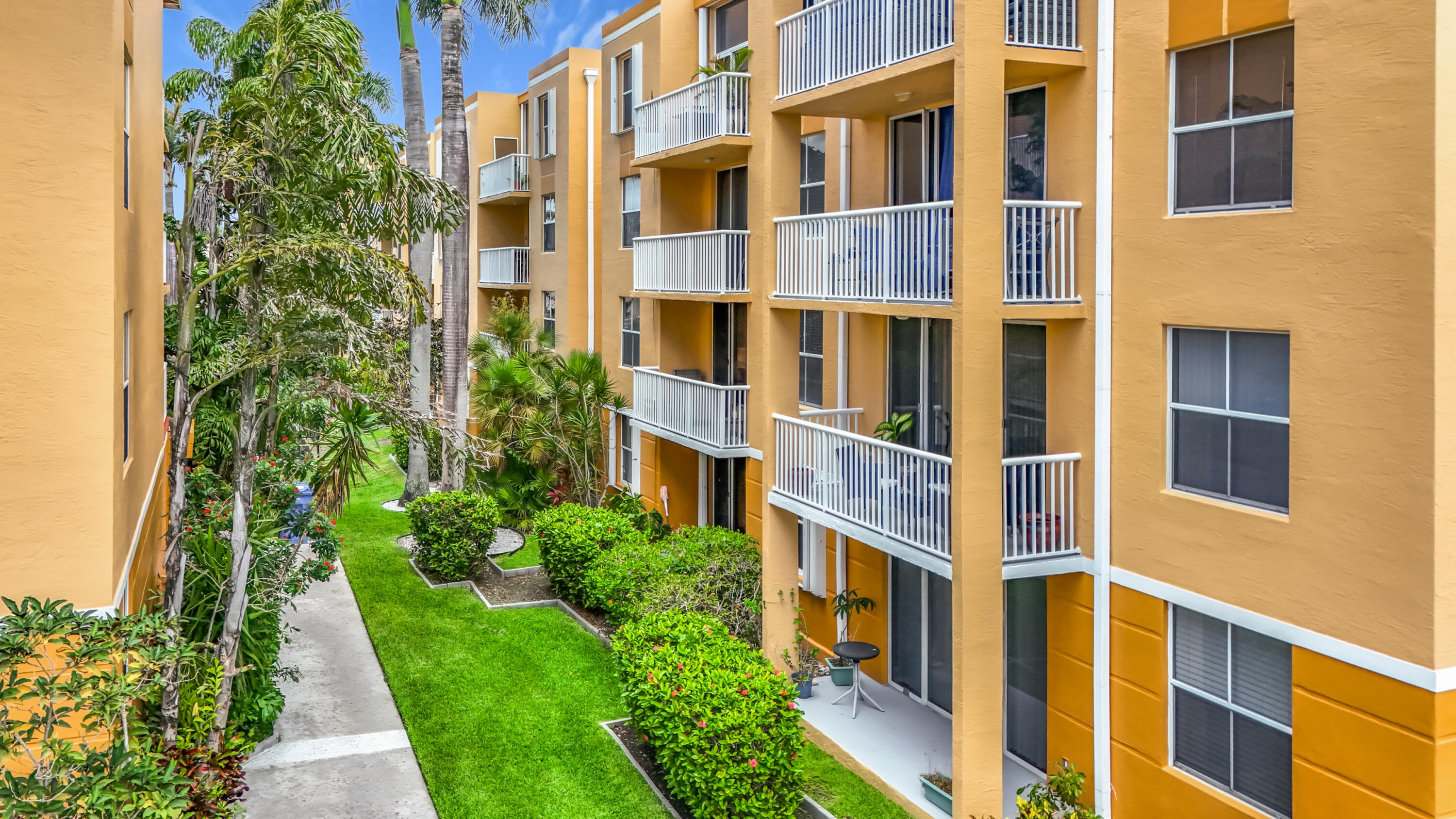 1341 SE 3rd #210, Dania Beach FL 33004