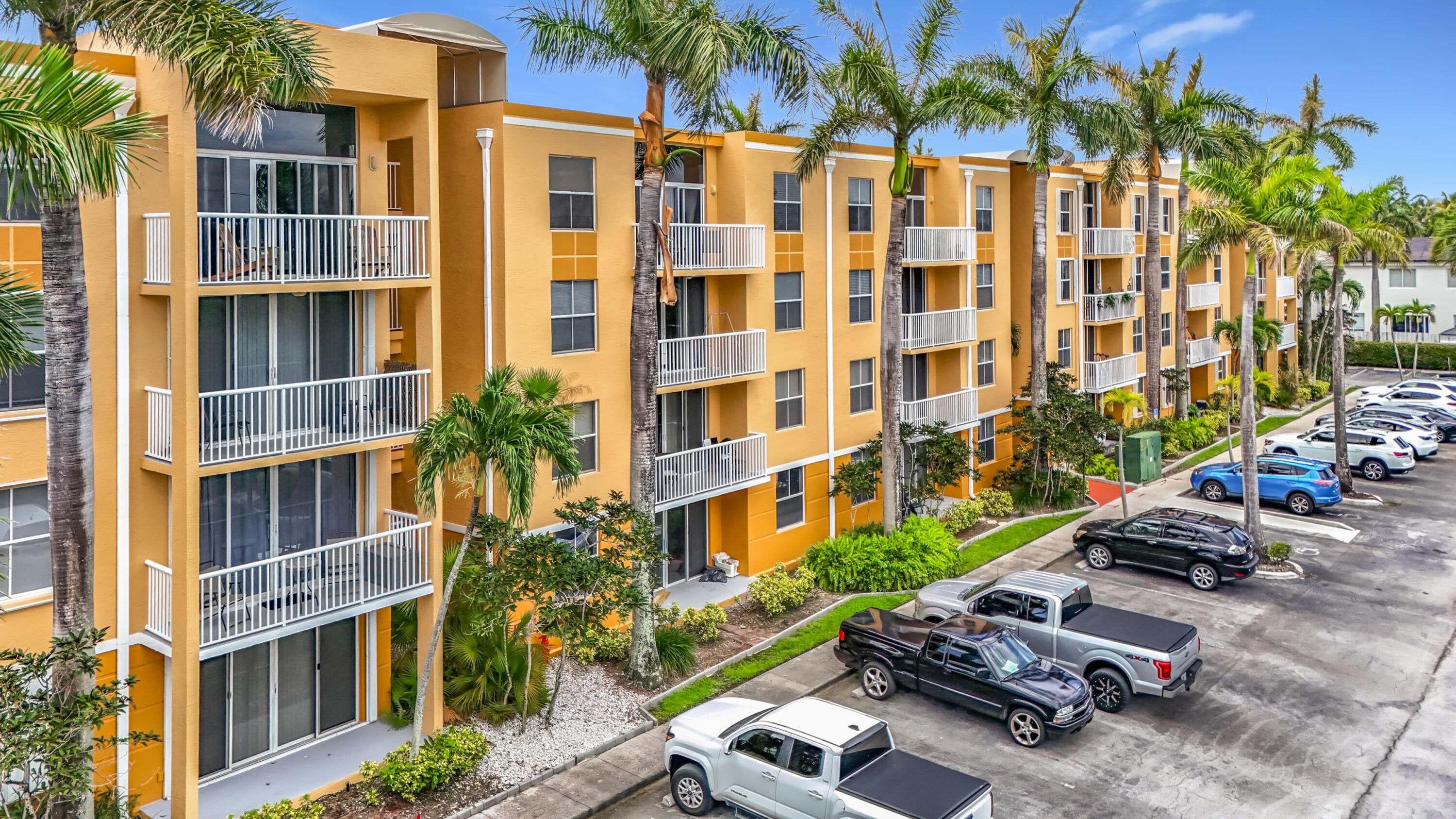 1341 SE 3rd #210, Dania Beach FL 33004