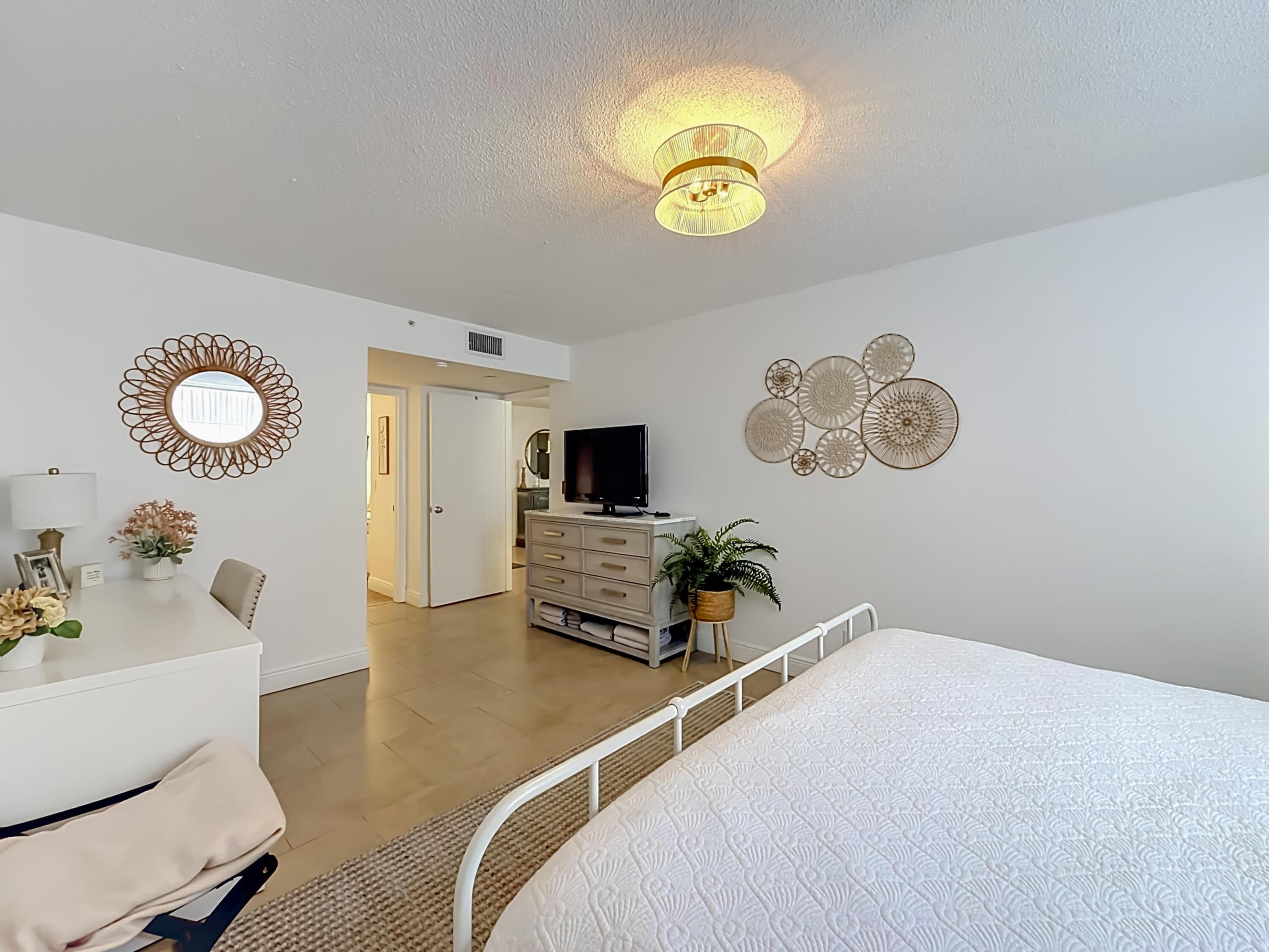 1341 SE 3rd #210, Dania Beach FL 33004
