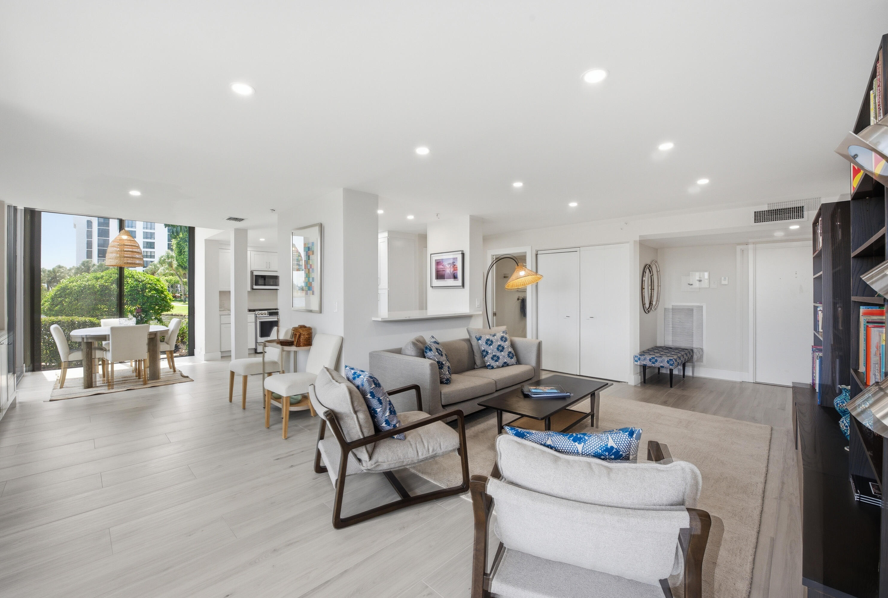 7768 Lakeside #515, Boca Raton FL 33434