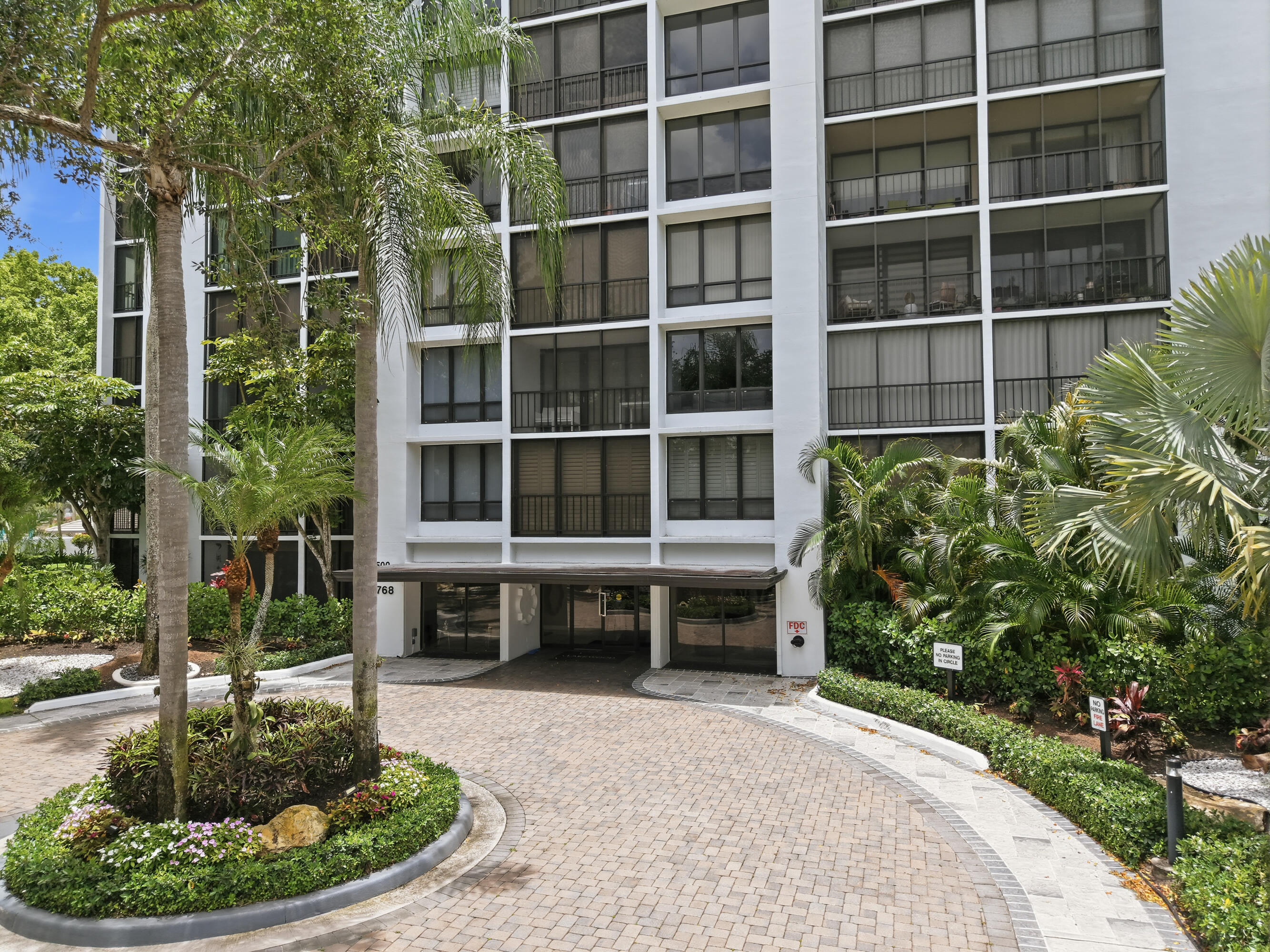 7768 Lakeside #515, Boca Raton FL 33434