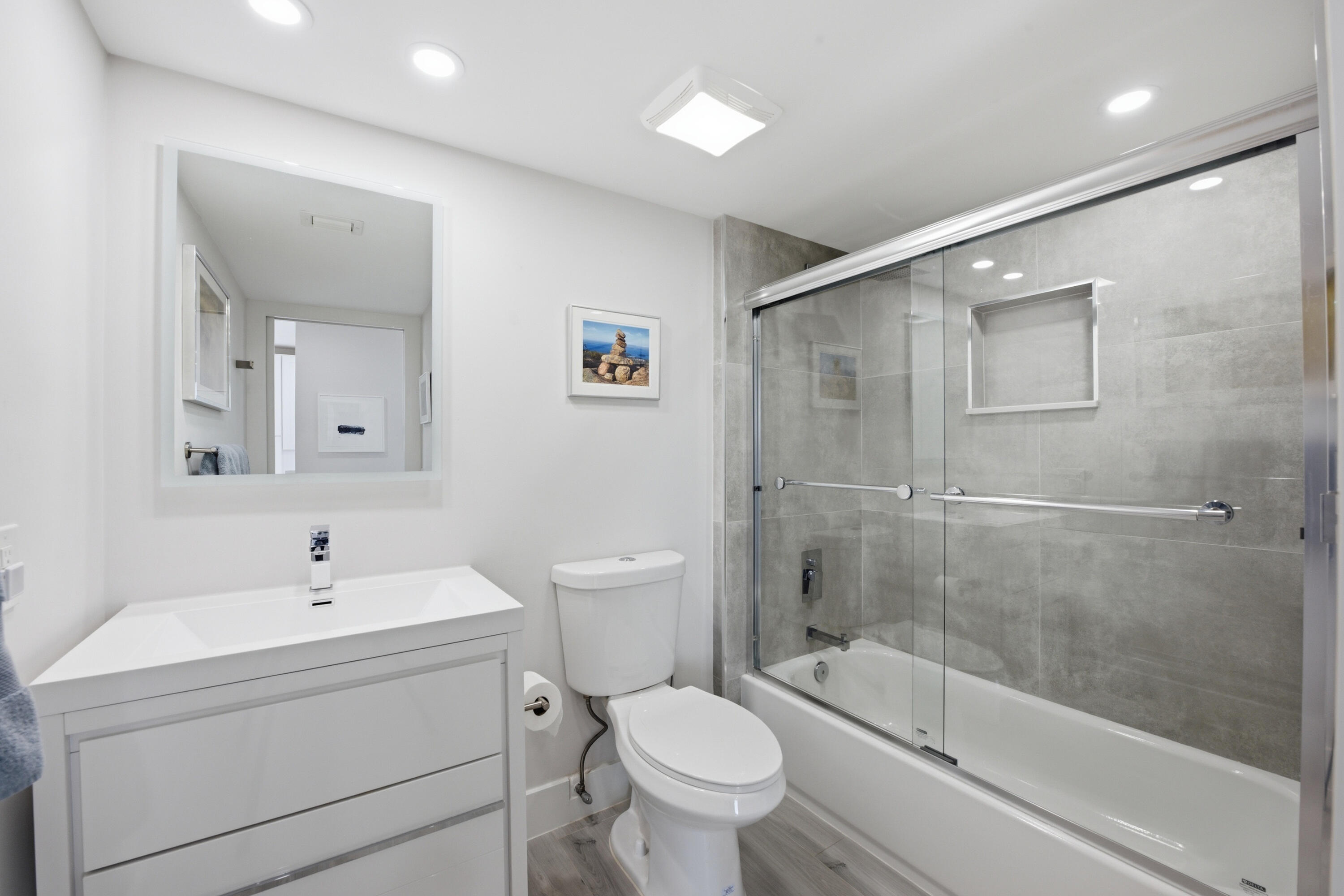 7768 Lakeside #515, Boca Raton FL 33434