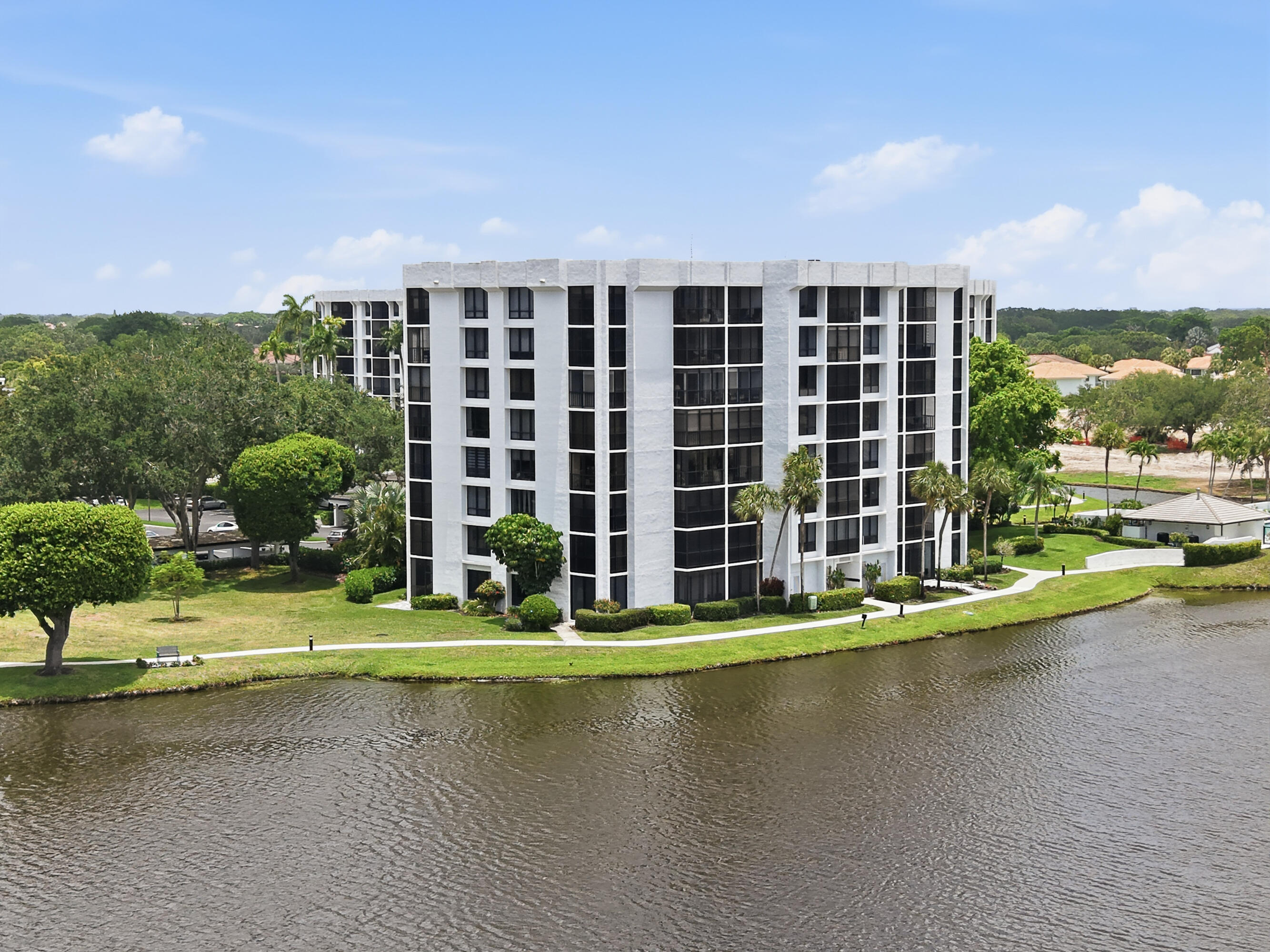 7768 Lakeside #515, Boca Raton FL 33434