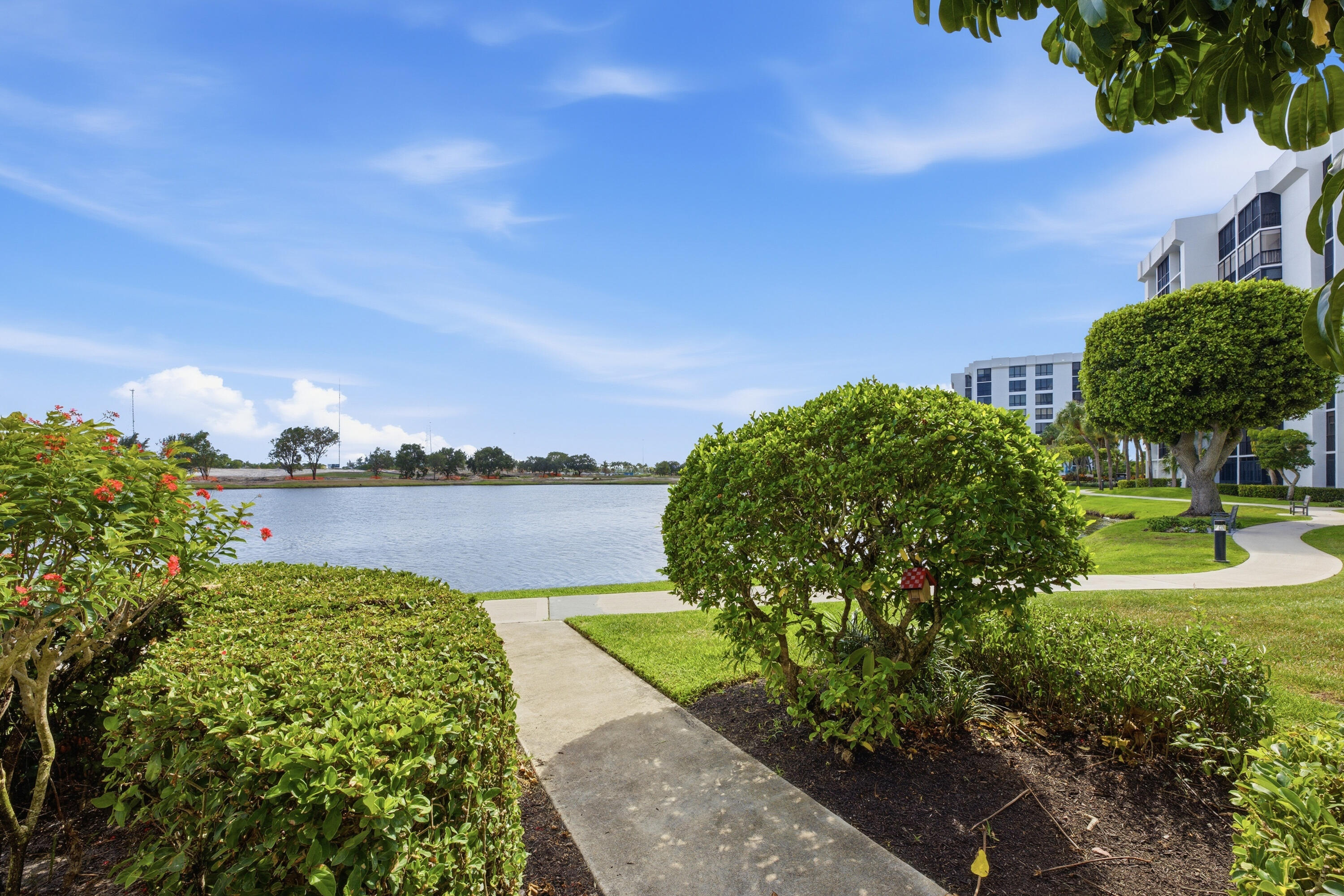 7768 Lakeside #515, Boca Raton FL 33434