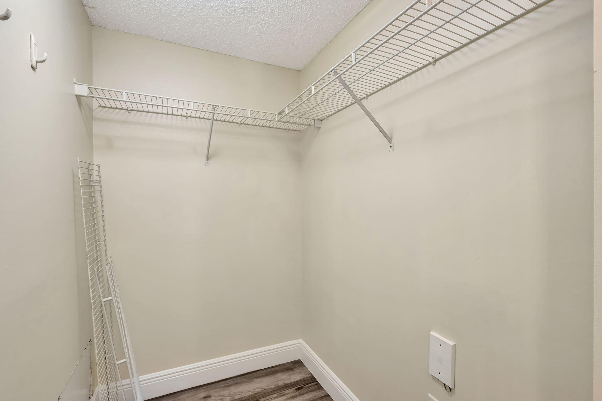 600 N Crestwood Ct #609, Royal Palm Beach FL 33411