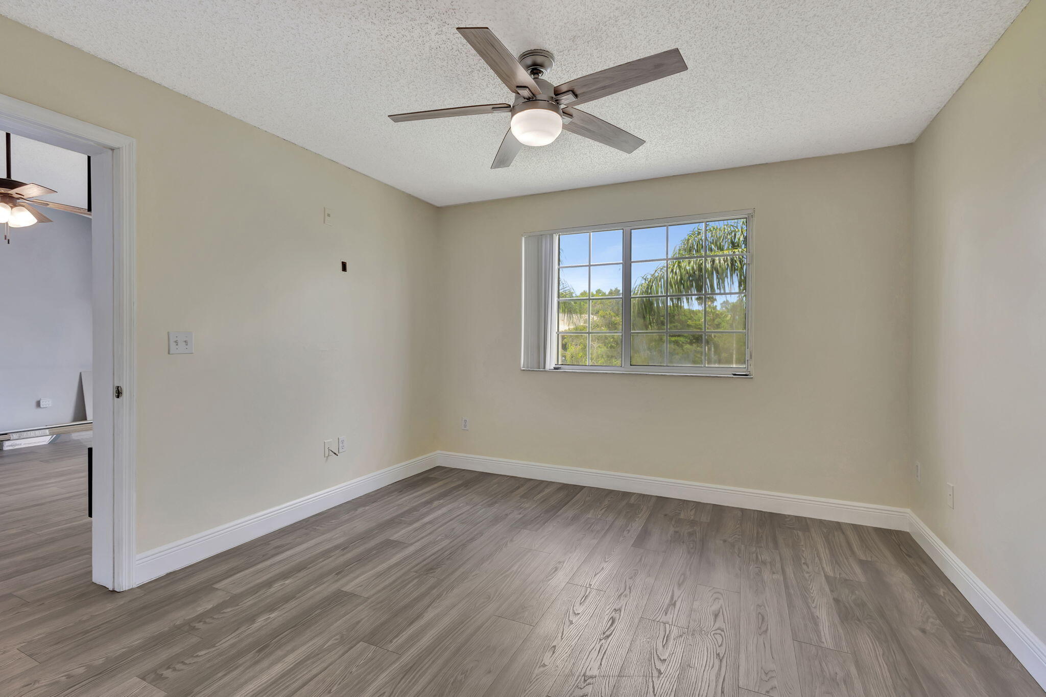 600 N Crestwood Ct #609, Royal Palm Beach FL 33411