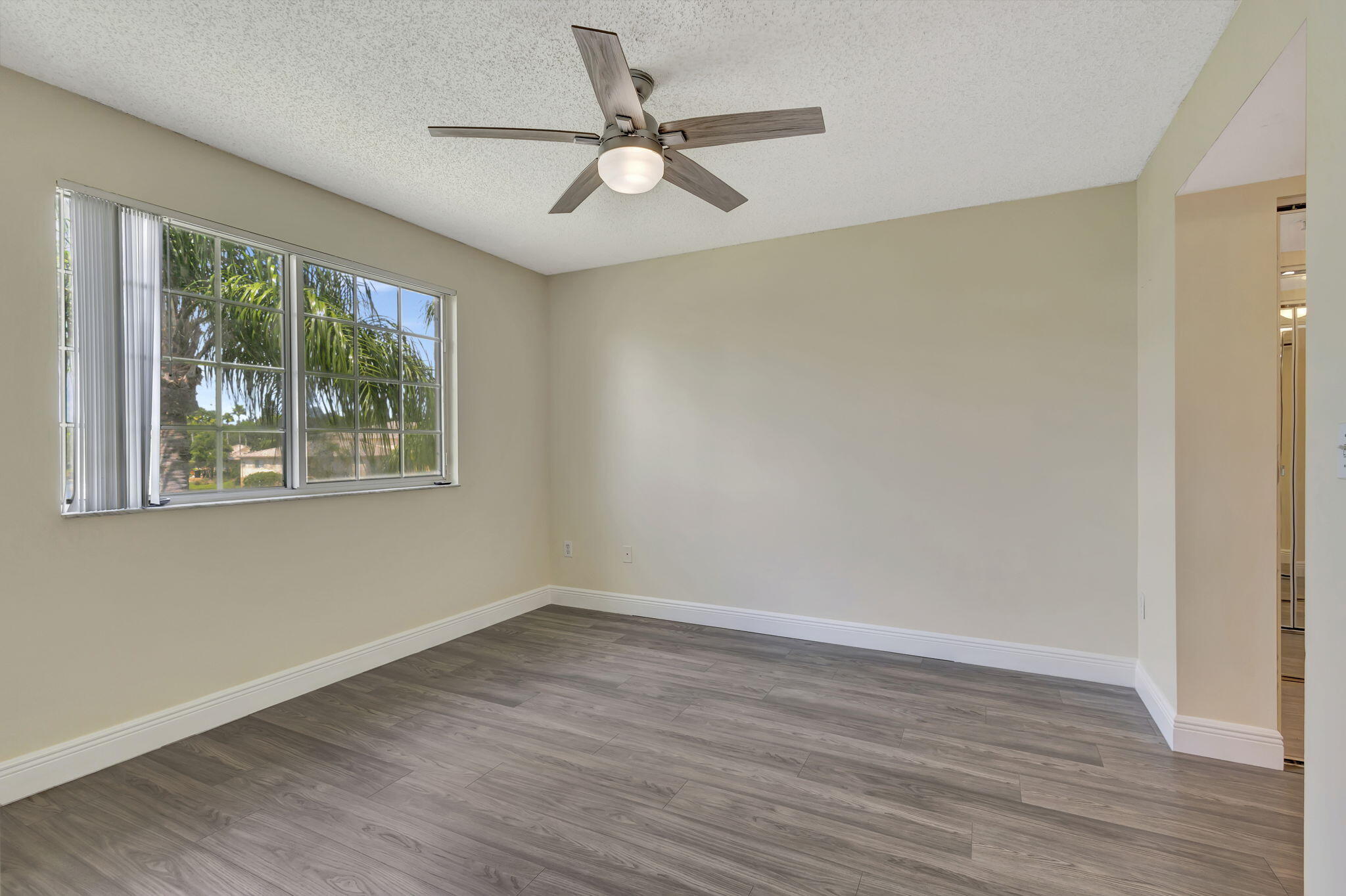 600 N Crestwood Ct #609, Royal Palm Beach FL 33411