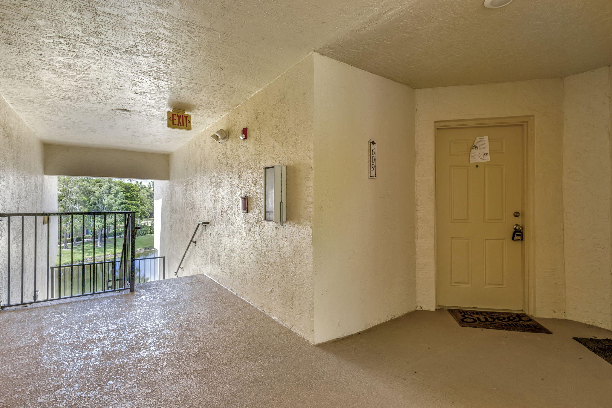 600 N Crestwood Ct #609, Royal Palm Beach FL 33411