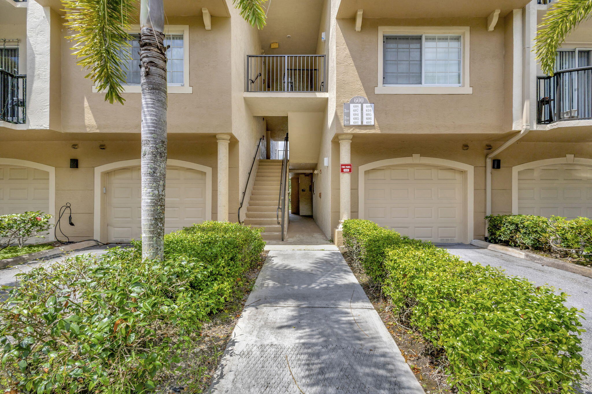 600 N Crestwood Ct #609, Royal Palm Beach FL 33411