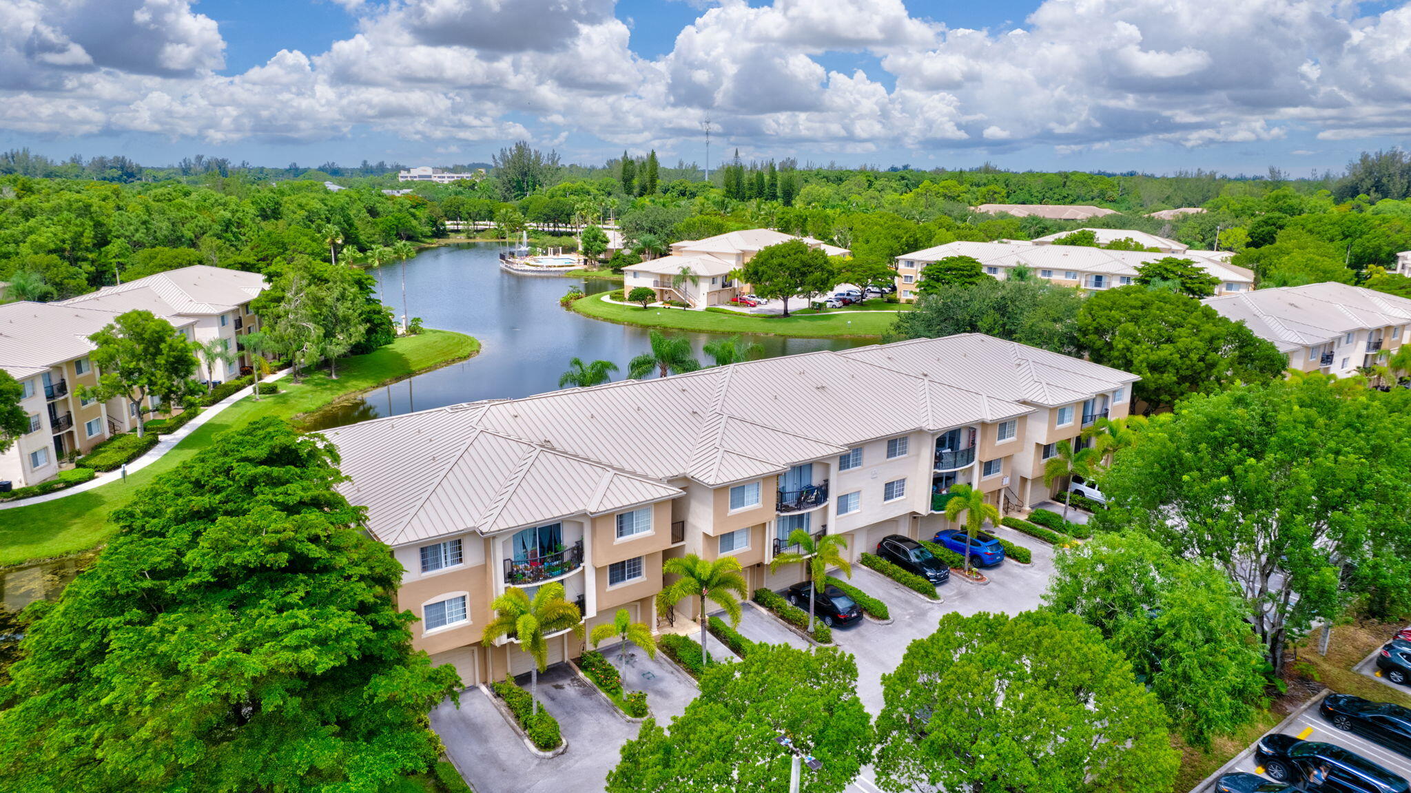 600 N Crestwood Ct #609, Royal Palm Beach FL 33411