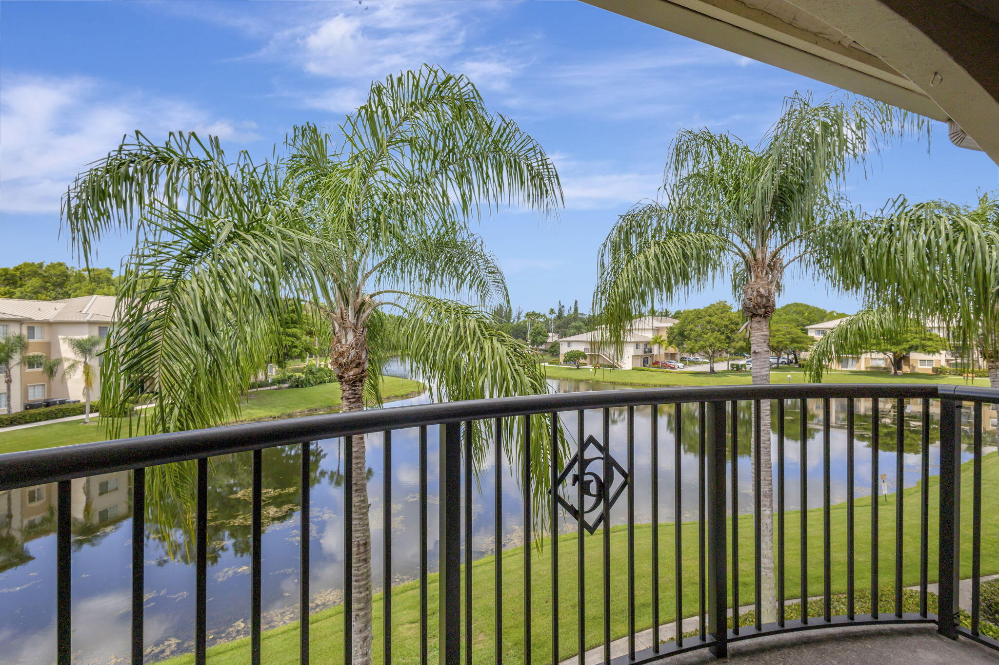 600 N Crestwood Ct #609, Royal Palm Beach FL 33411