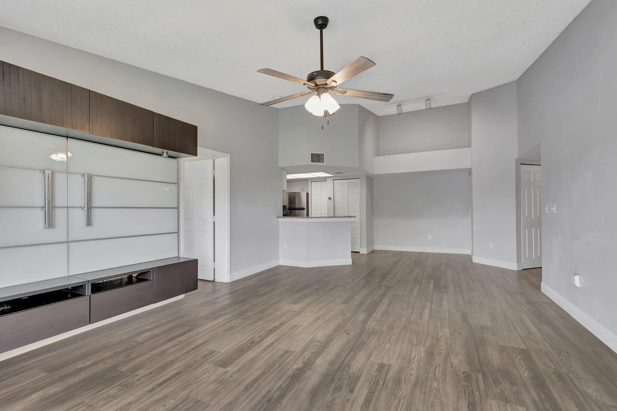 600 N Crestwood Ct #609, Royal Palm Beach FL 33411