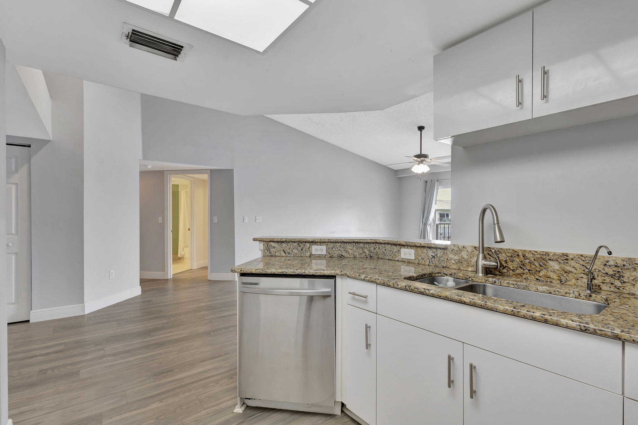 600 N Crestwood Ct #609, Royal Palm Beach FL 33411