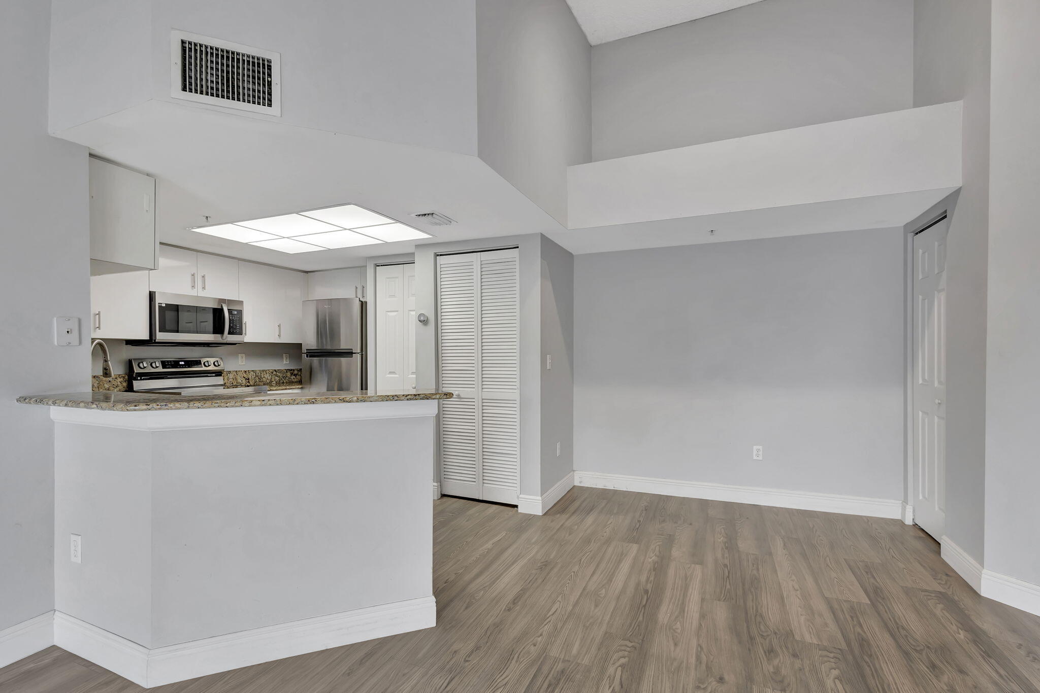 600 N Crestwood Ct #609, Royal Palm Beach FL 33411