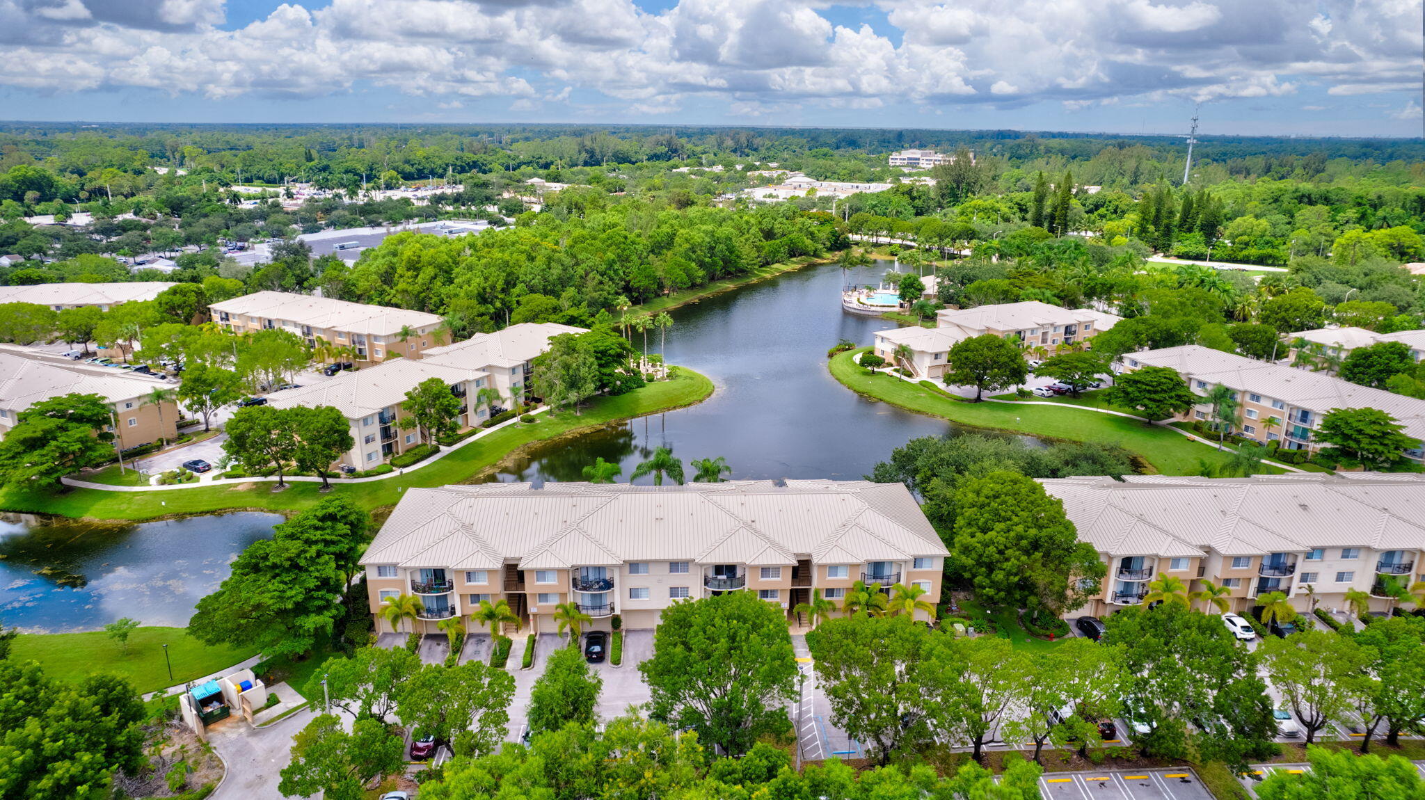 600 N Crestwood Ct #609, Royal Palm Beach FL 33411