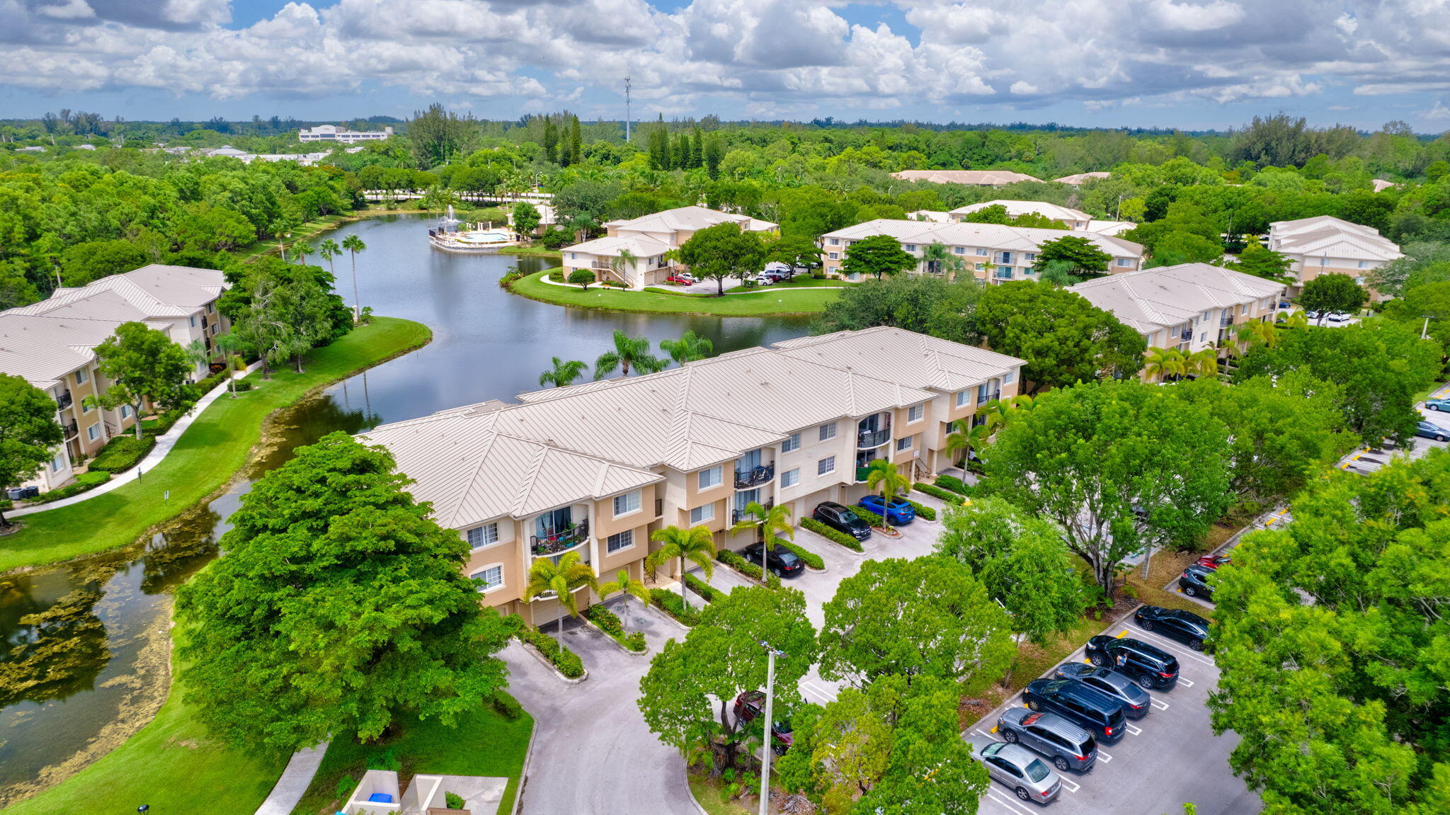 600 N Crestwood Ct #609, Royal Palm Beach FL 33411