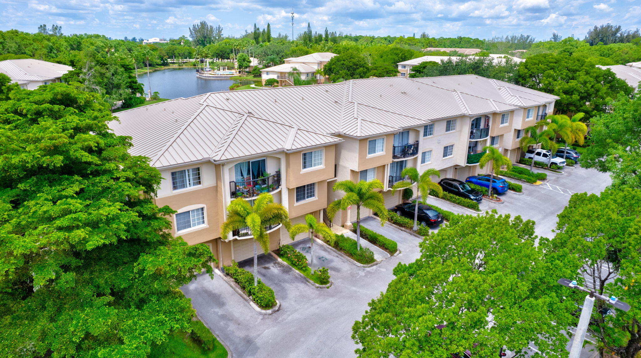 600 N Crestwood Ct #609, Royal Palm Beach FL 33411