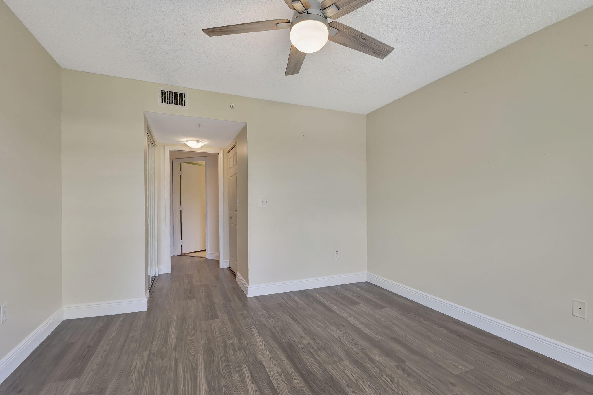 600 N Crestwood Ct #609, Royal Palm Beach FL 33411
