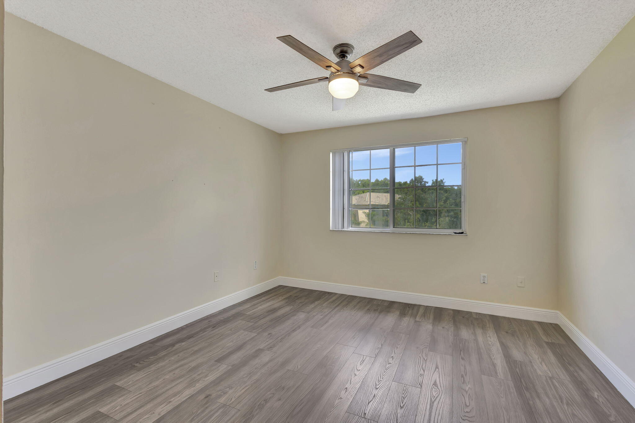 600 N Crestwood Ct #609, Royal Palm Beach FL 33411