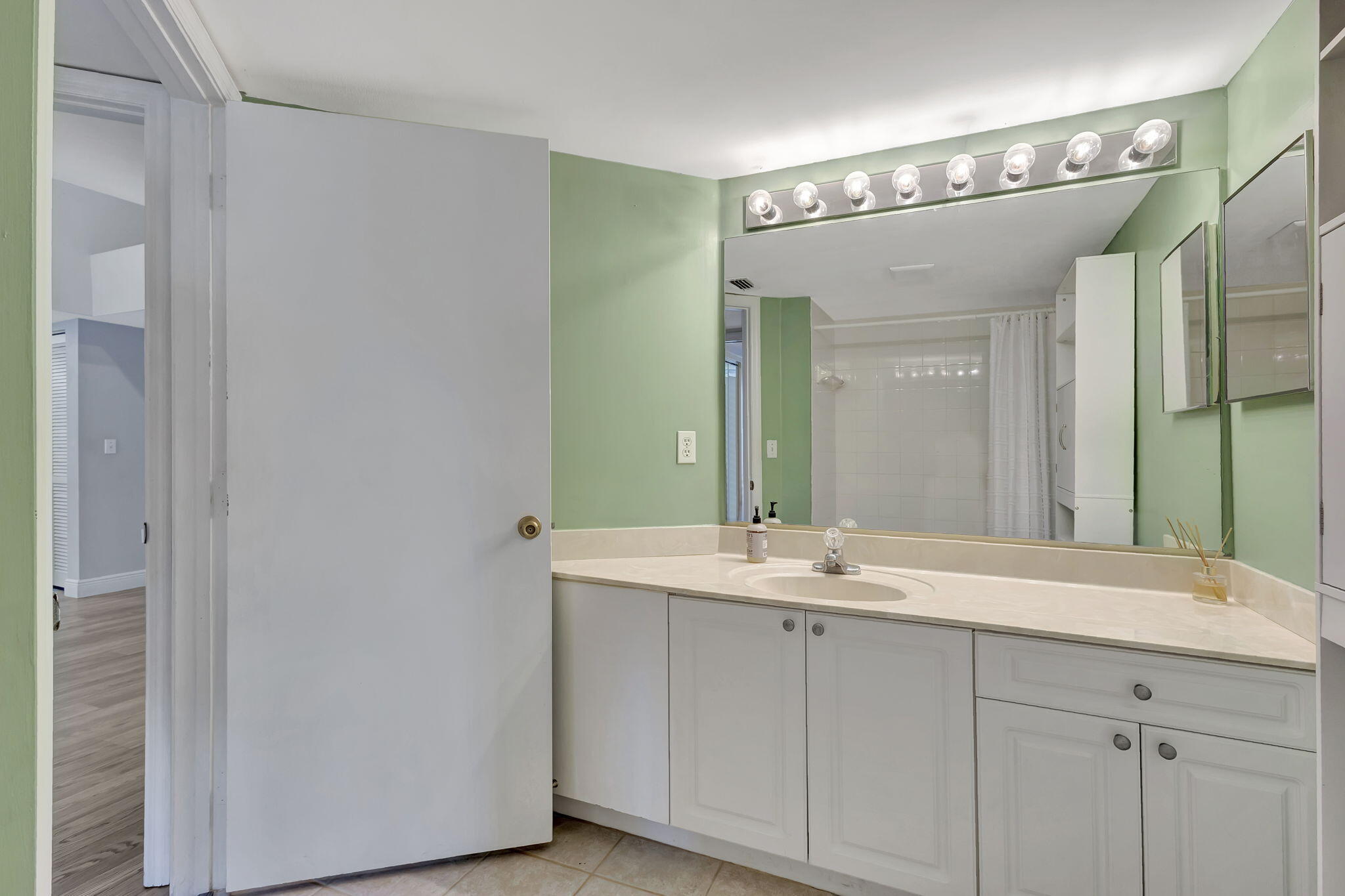 600 N Crestwood Ct #609, Royal Palm Beach FL 33411