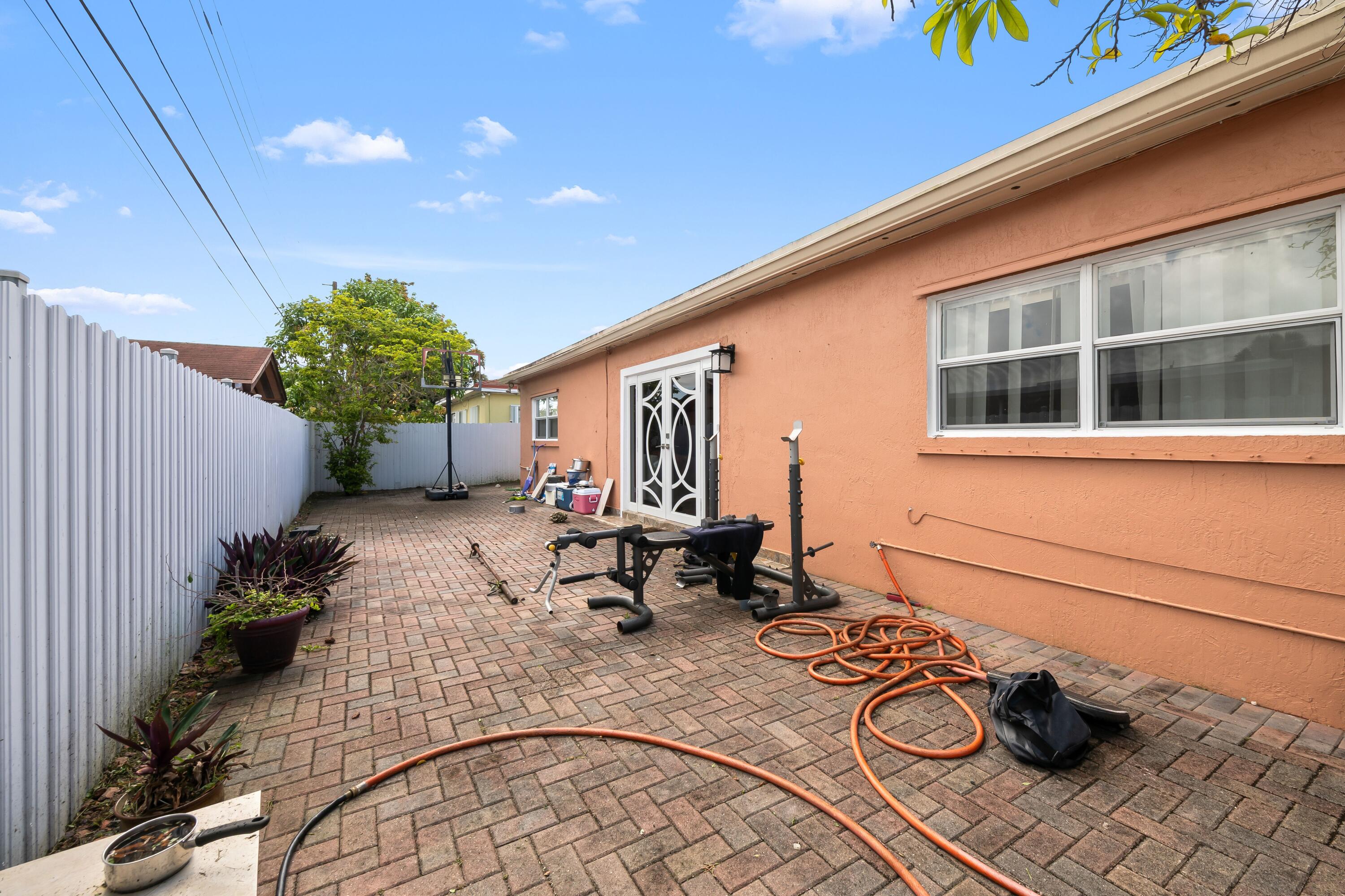 7649 Kismet, Miramar FL 33023