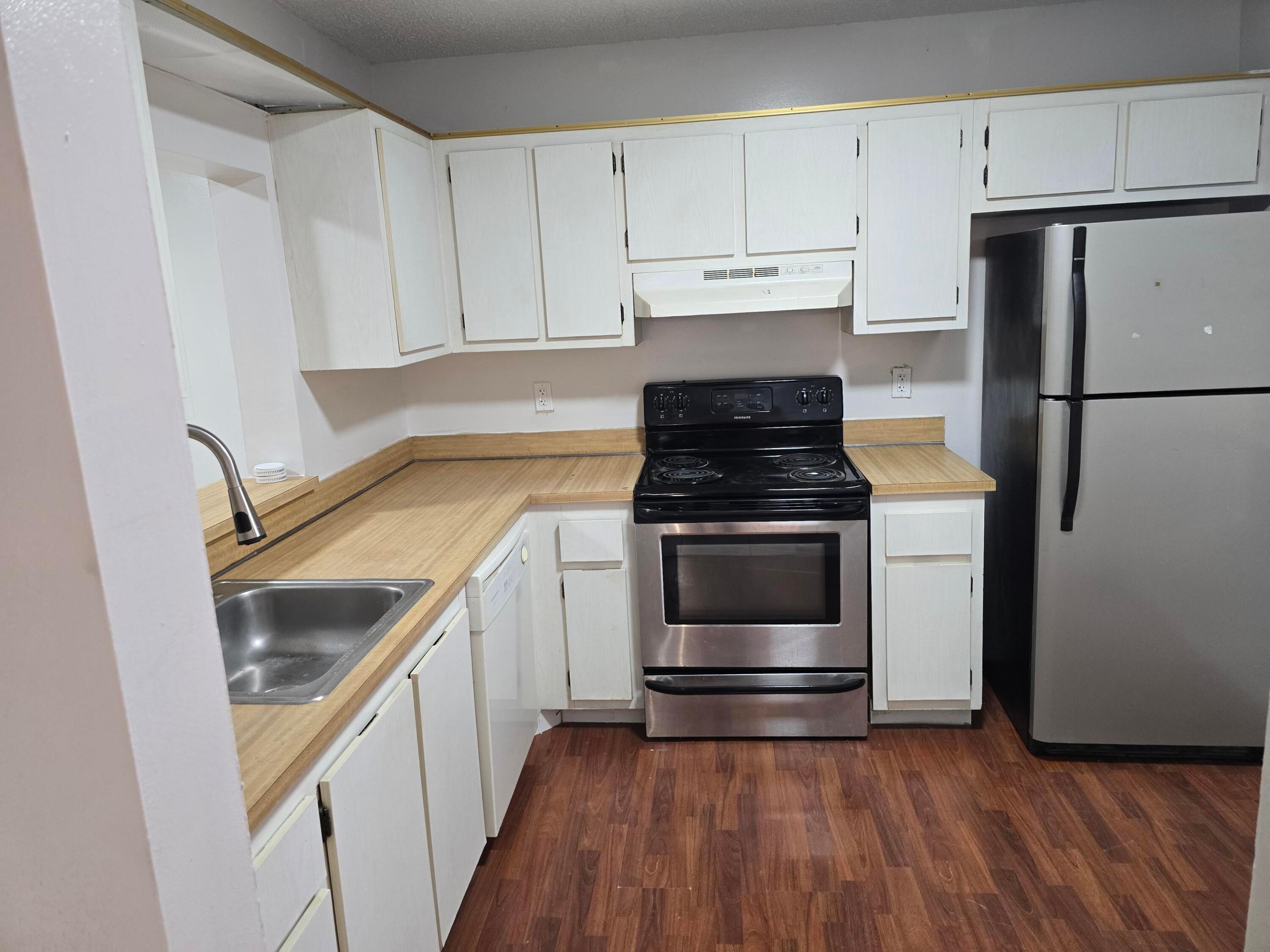 2830 Somerset #203n, Lauderdale Lakes FL 33311