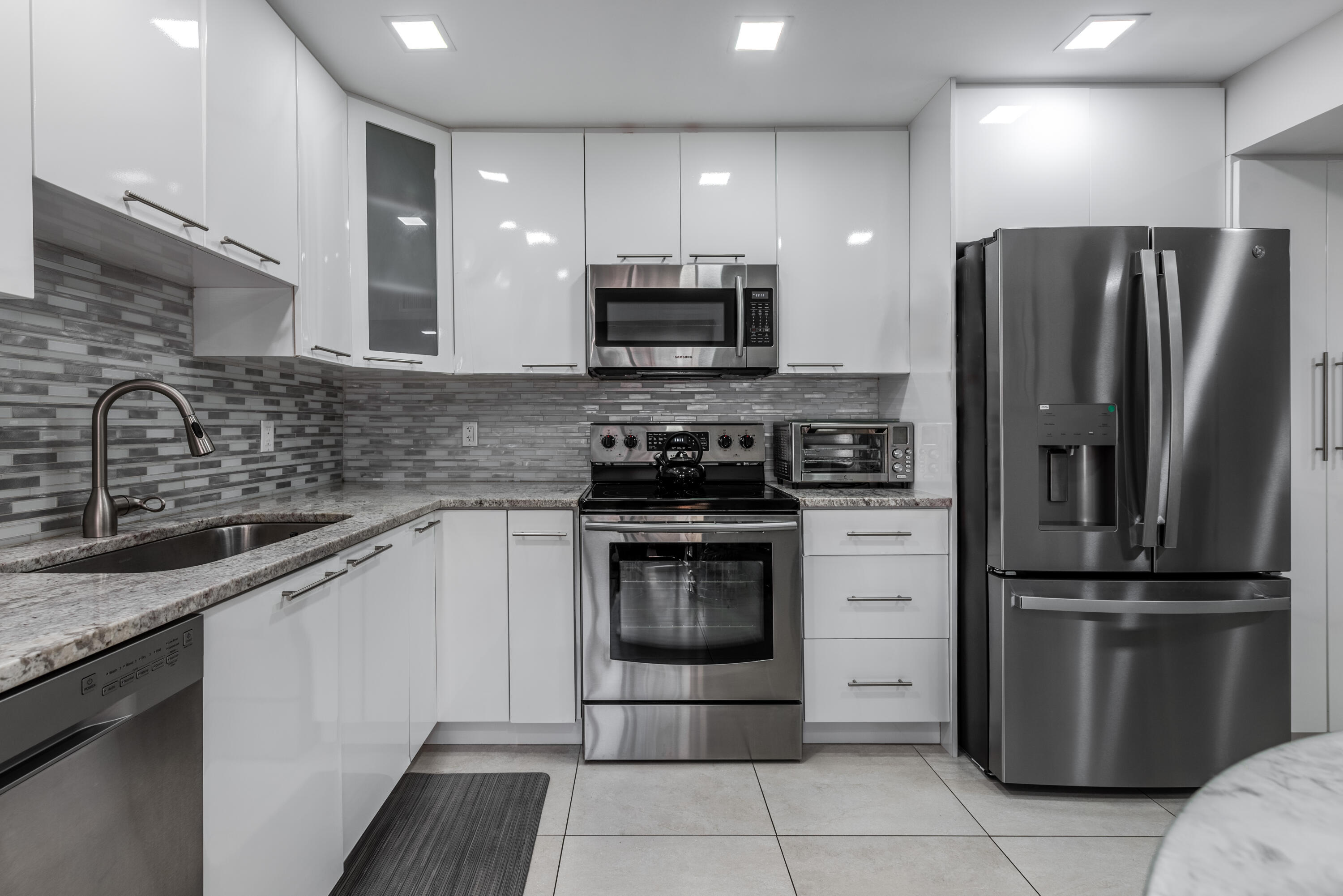 7509 Glendevon #1002, Delray Beach FL 33446