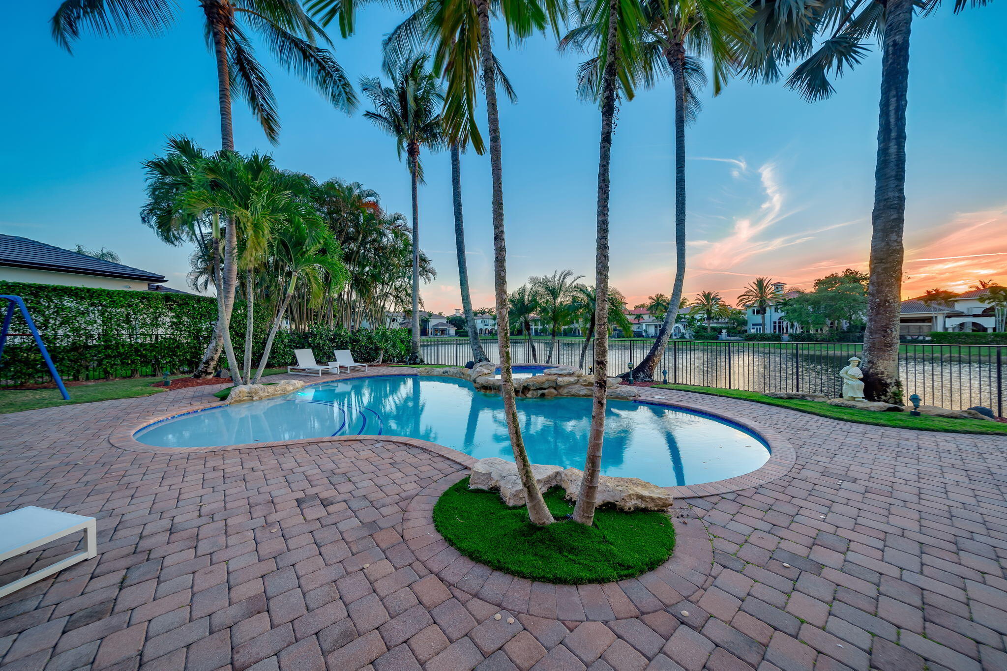 17593 Middle Lake, Boca Raton FL 33496