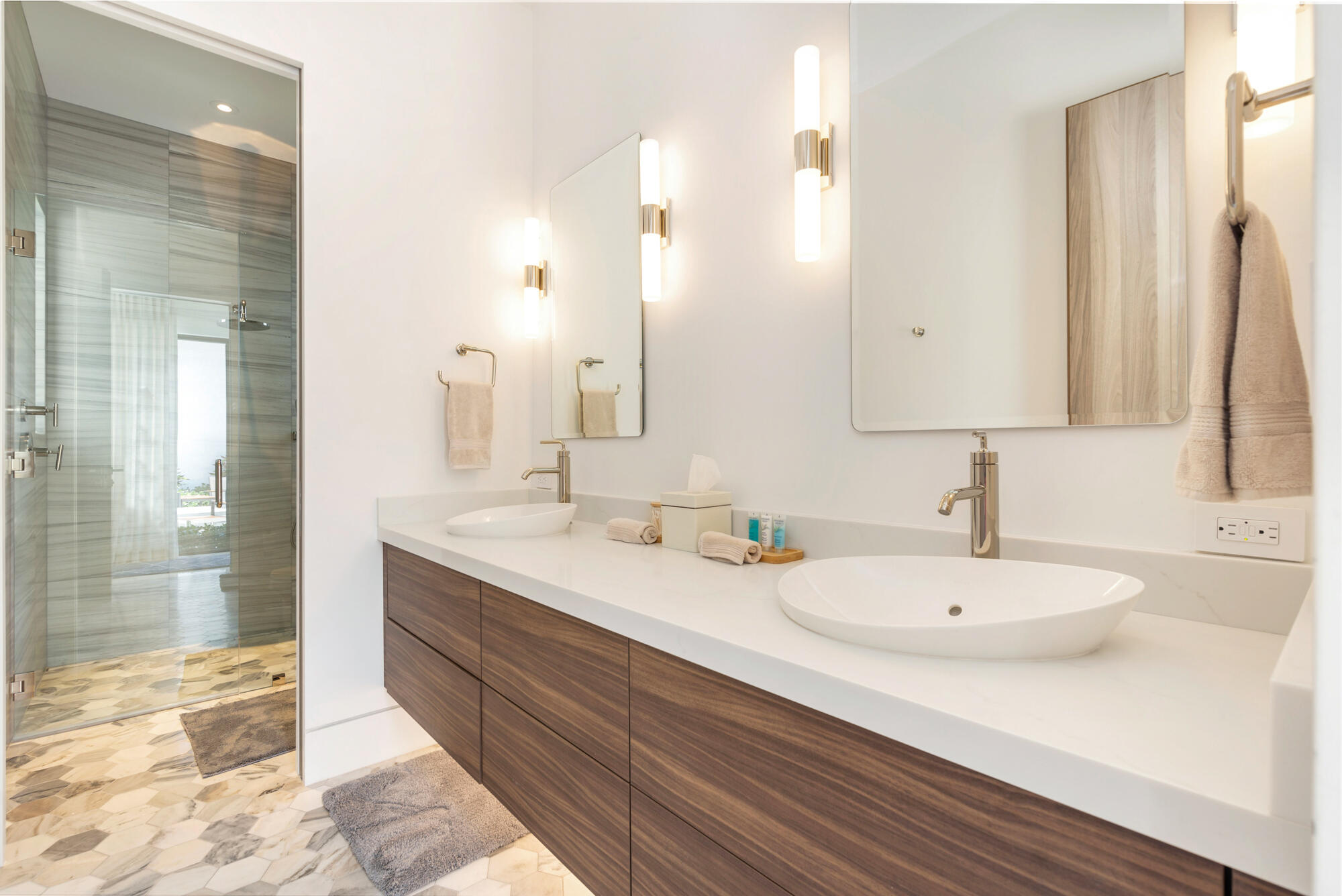 135 Churchill, West Palm Beach FL 33405