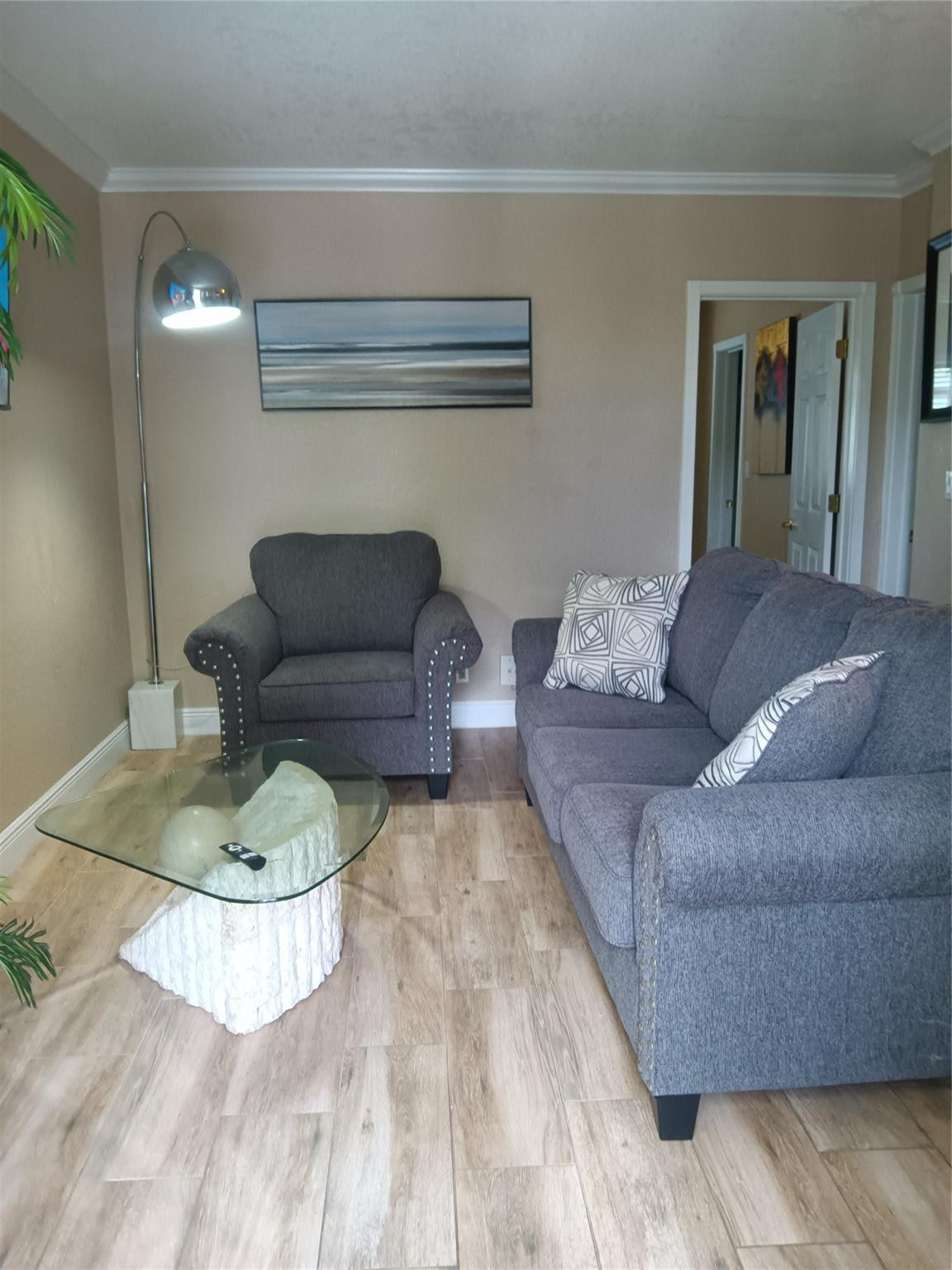 924 SE 2nd #11, Fort Lauderdale FL 33301