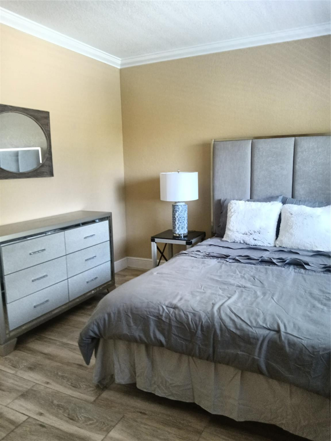 924 SE 2nd #11, Fort Lauderdale FL 33301