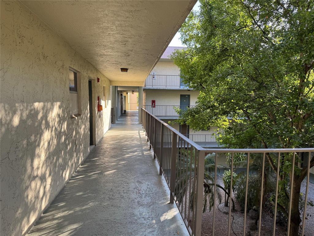 1800 SW 81st #1307, North Lauderdale FL 33068