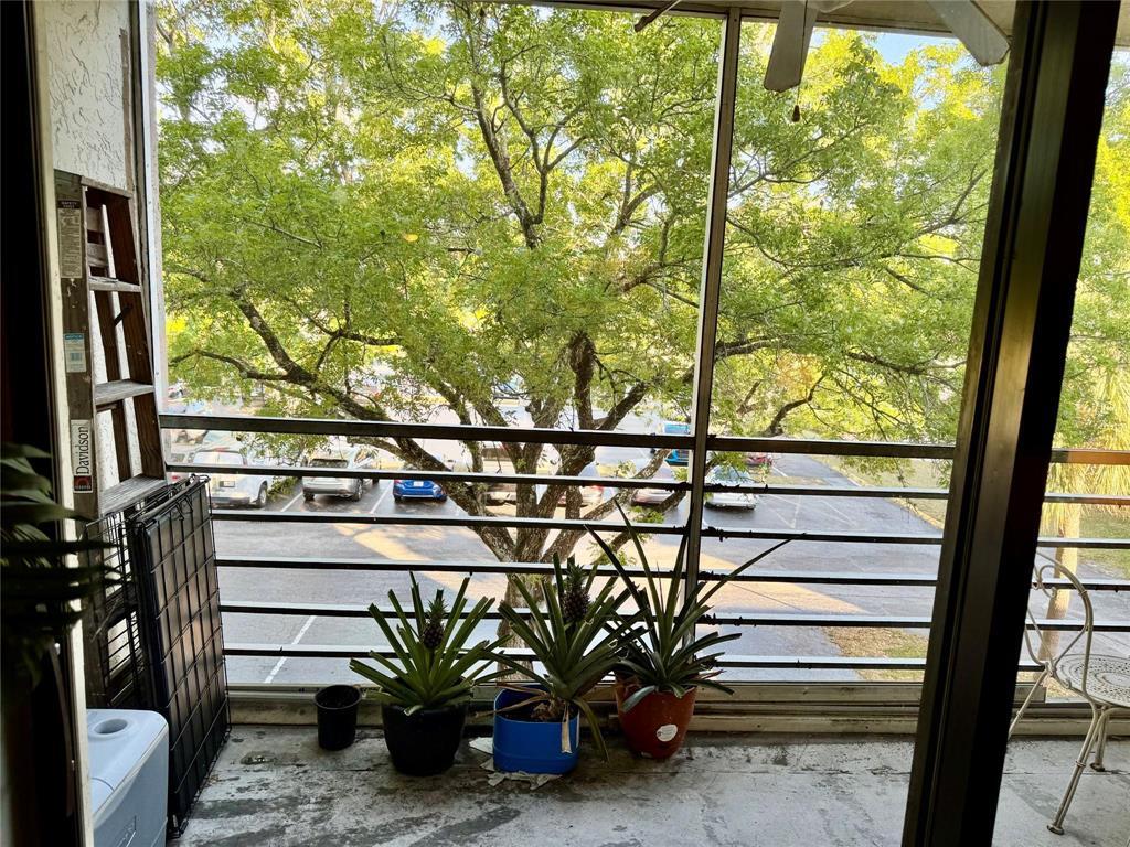 1800 SW 81st #1307, North Lauderdale FL 33068