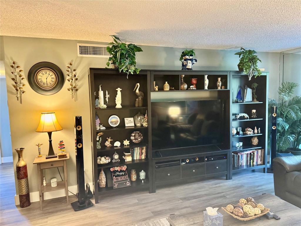1800 SW 81st #1307, North Lauderdale FL 33068