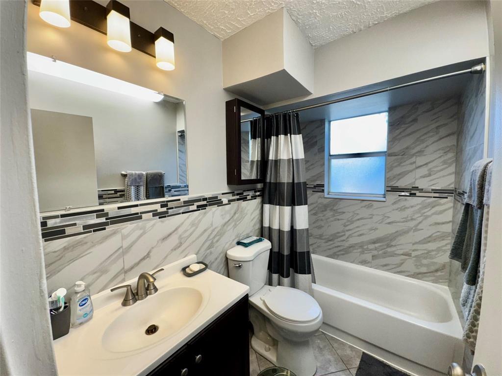 1800 SW 81st #1307, North Lauderdale FL 33068
