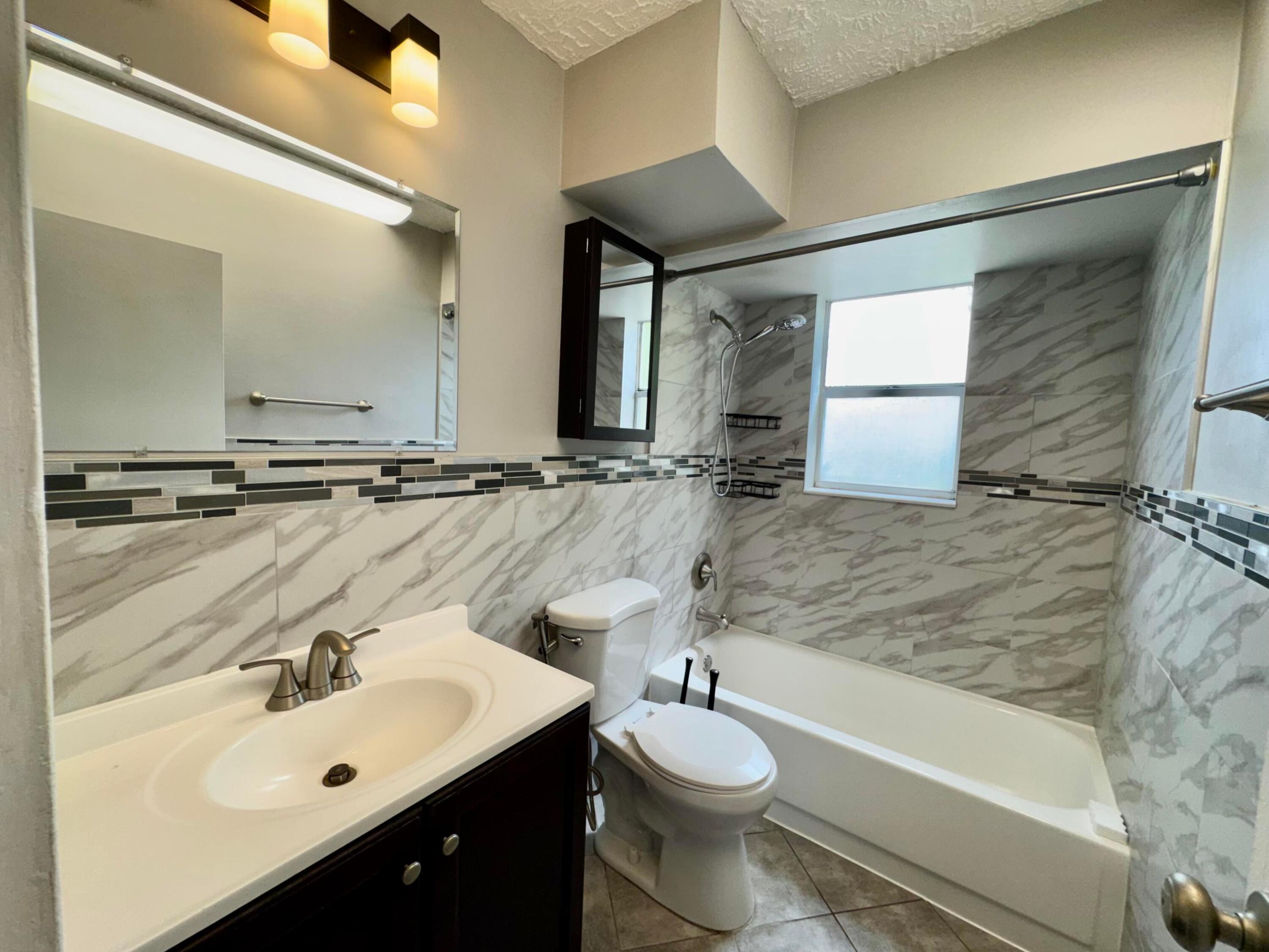 1800 SW 81st #1307, North Lauderdale FL 33068