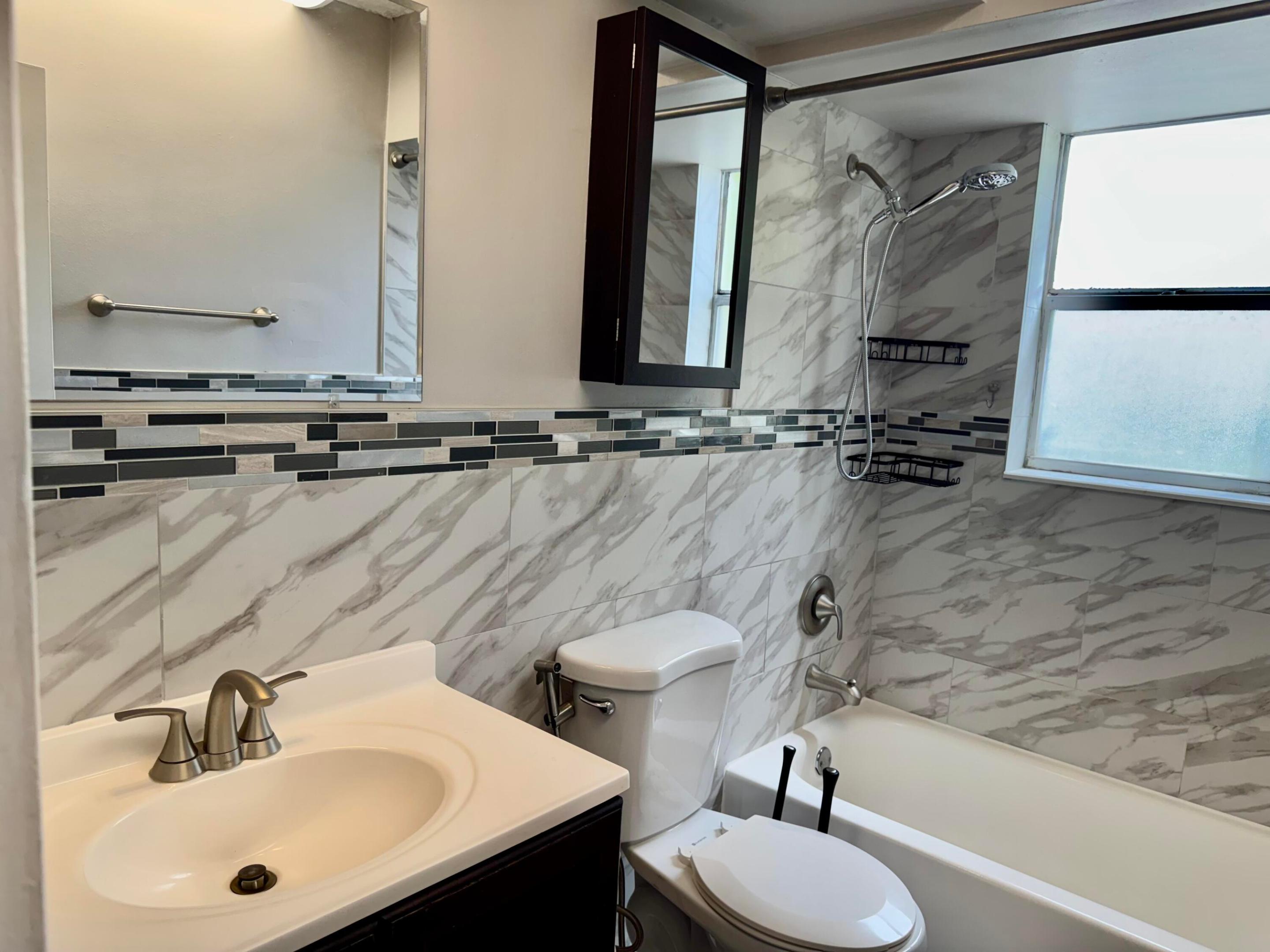 1800 SW 81st #1307, North Lauderdale FL 33068