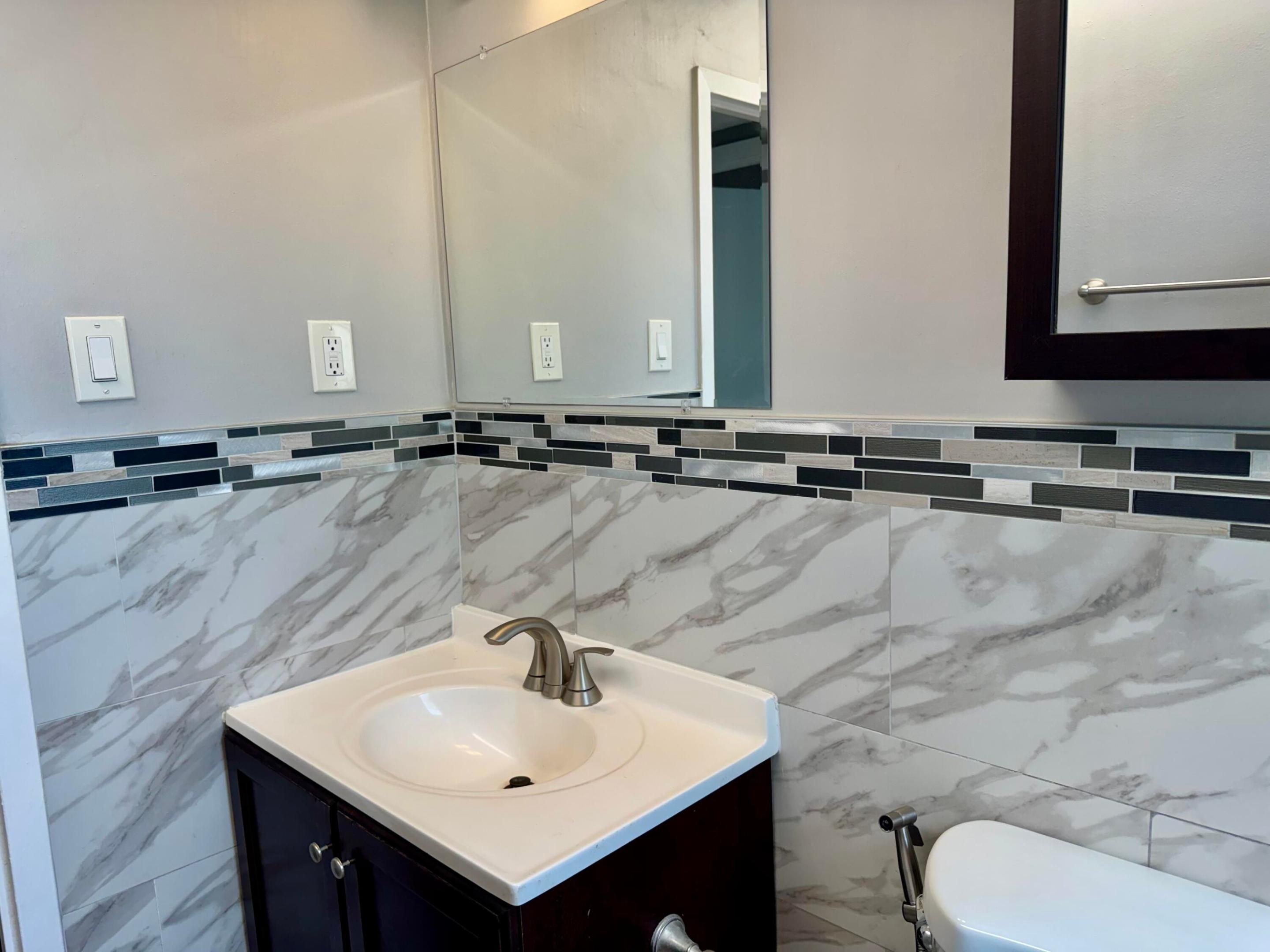 1800 SW 81st #1307, North Lauderdale FL 33068