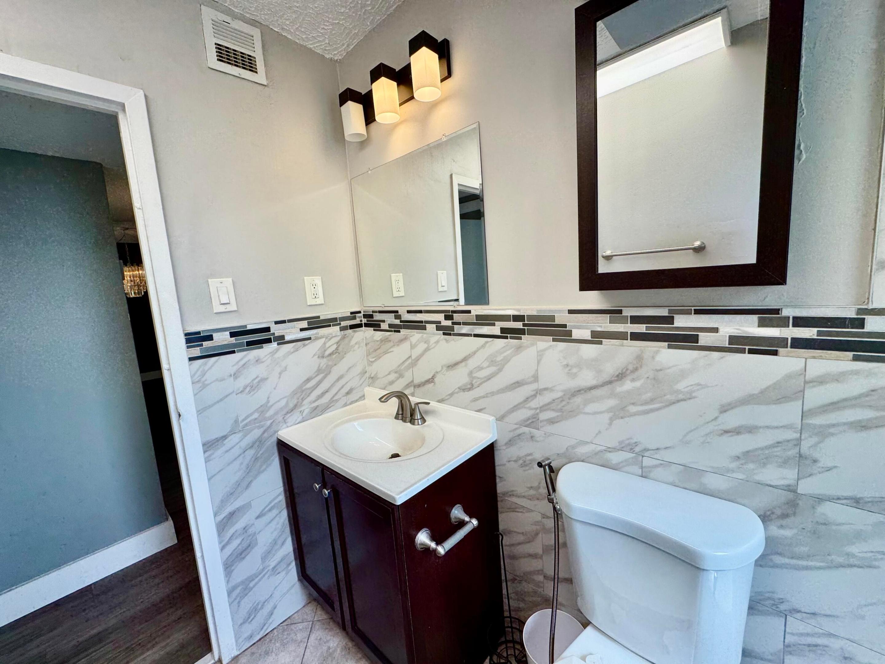 1800 SW 81st #1307, North Lauderdale FL 33068