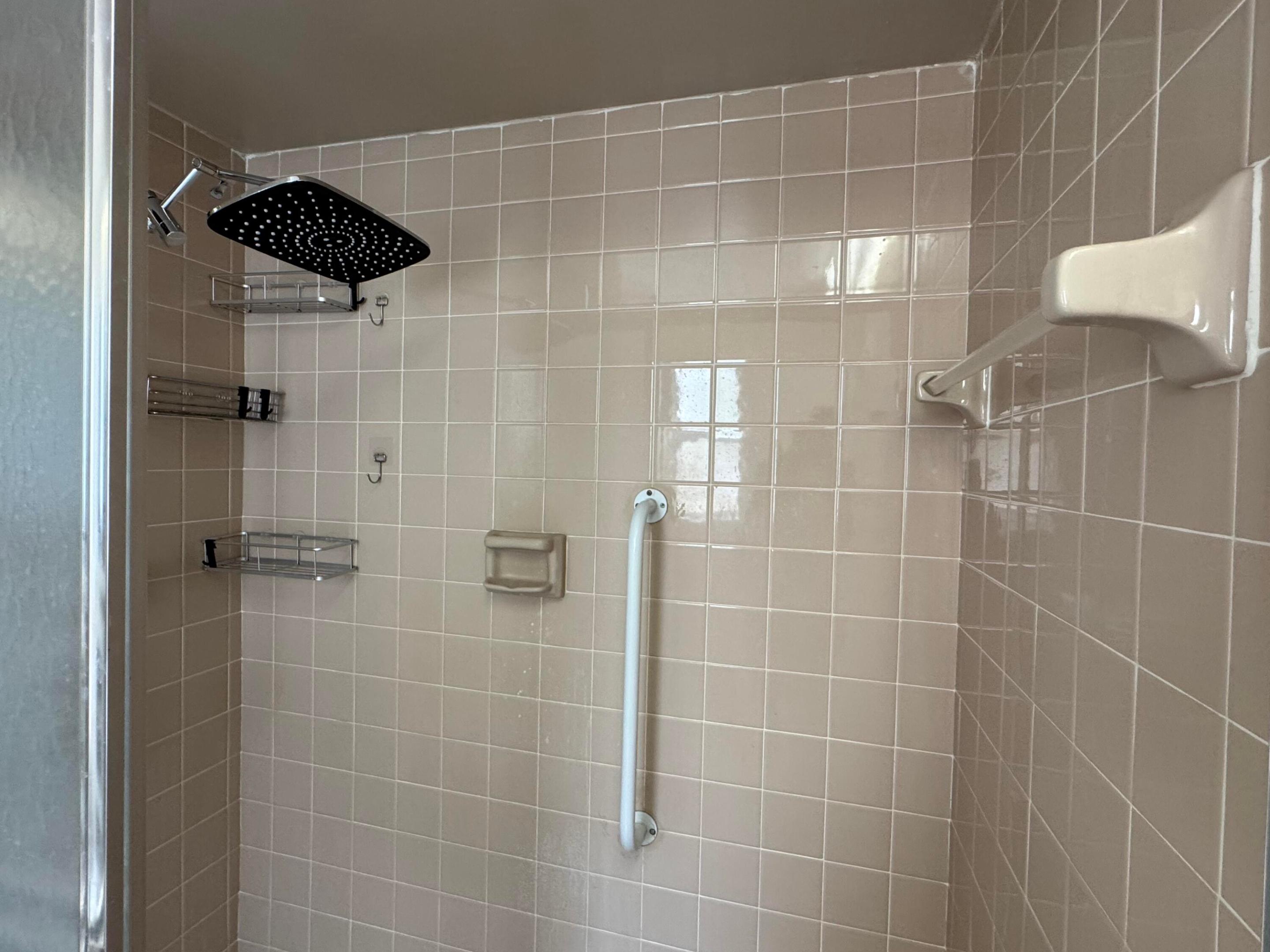 1800 SW 81st #1307, North Lauderdale FL 33068